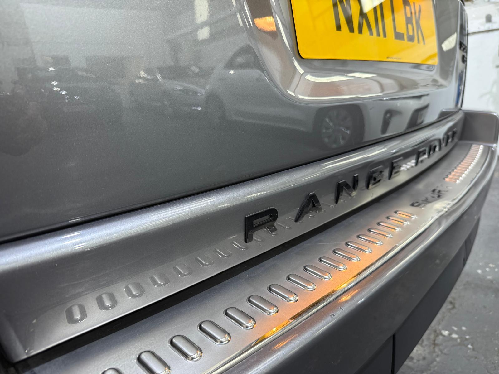 Land Rover Range Rover Sport 3.0 TD V6 HSE SUV 5dr Diesel CommandShift 4WD Euro 5 (245 ps)
