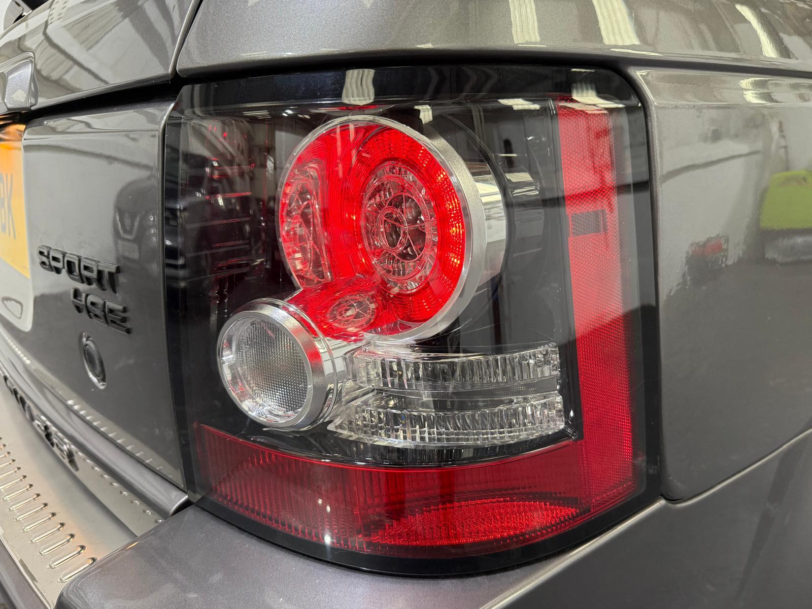 Land Rover Range Rover Sport 3.0 TD V6 HSE SUV 5dr Diesel CommandShift 4WD Euro 5 (245 ps)