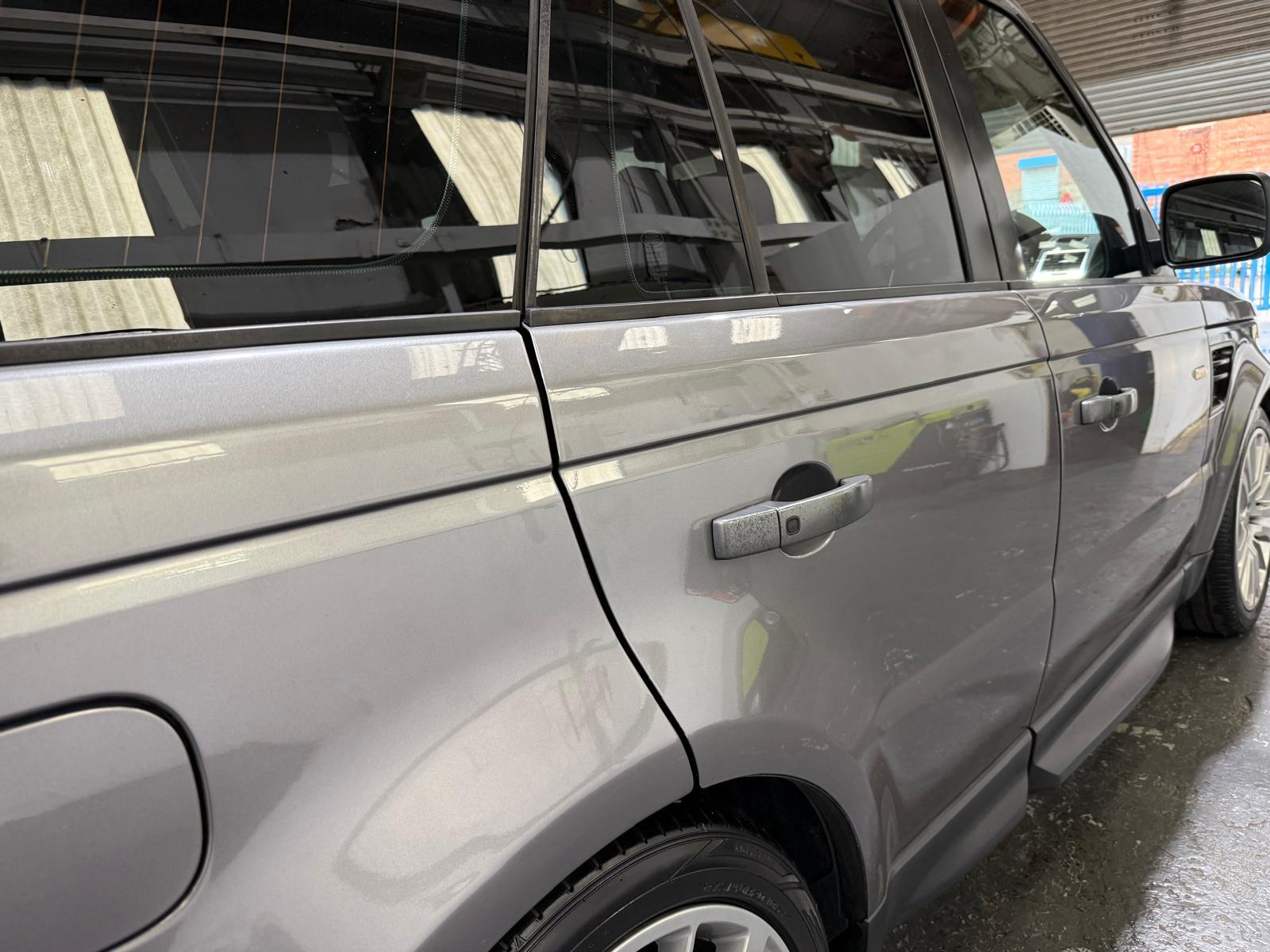Land Rover Range Rover Sport 3.0 TD V6 HSE SUV 5dr Diesel CommandShift 4WD Euro 5 (245 ps)