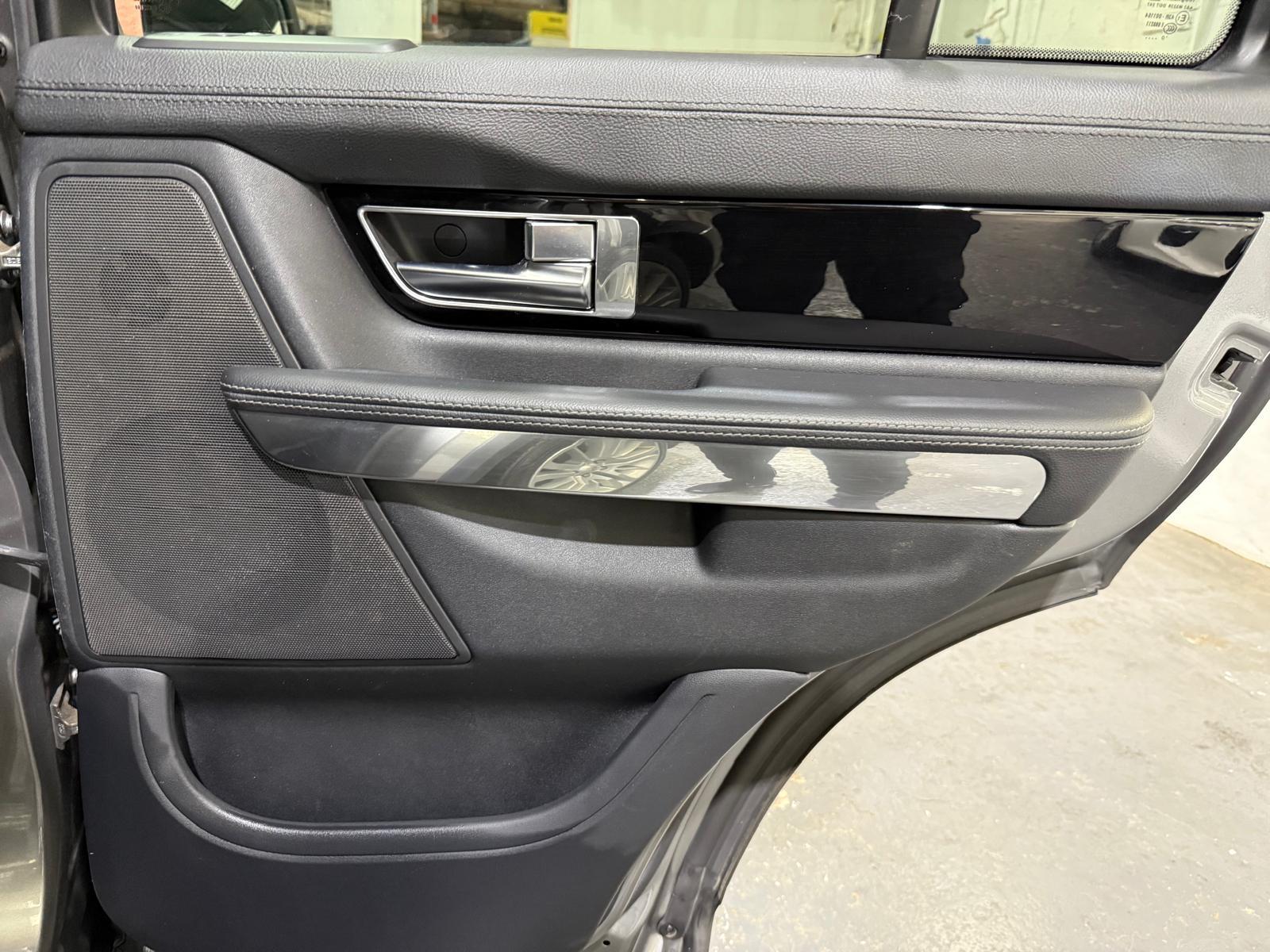 Land Rover Range Rover Sport 3.0 TD V6 HSE SUV 5dr Diesel CommandShift 4WD Euro 5 (245 ps)