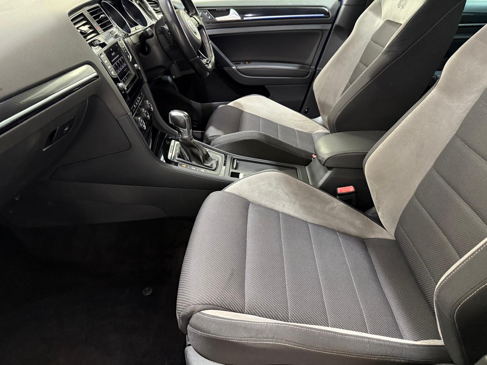 Volkswagen Golf 2.0 TSI BlueMotion Tech R Hatchback 5dr Petrol DSG 4Motion Euro 6 (s/s) (300 ps)