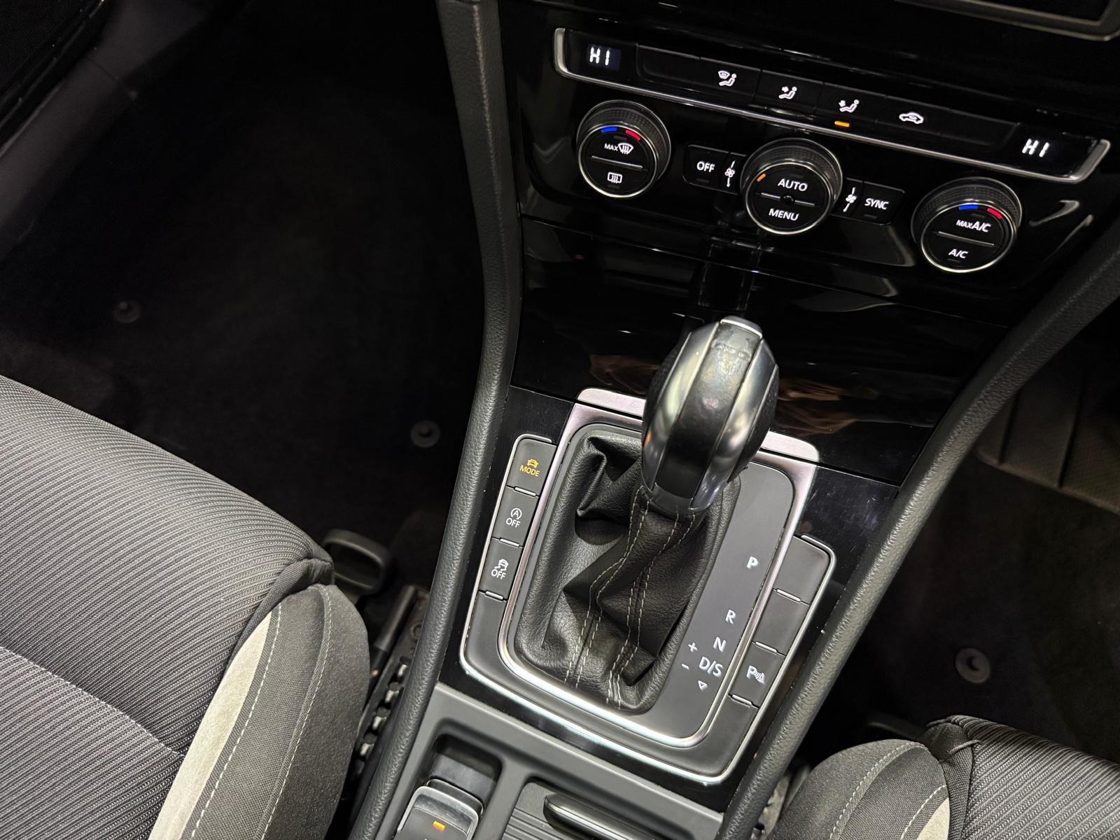 Volkswagen Golf 2.0 TSI BlueMotion Tech R Hatchback 5dr Petrol DSG 4Motion Euro 6 (s/s) (300 ps)