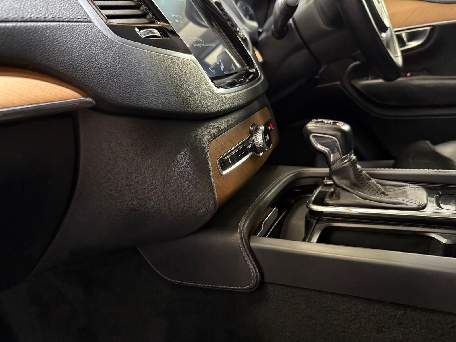 Volvo XC90 2.0 D5 PowerPulse Inscription SUV 5dr Diesel Auto 4WD Euro 6 (s/s) (235 ps)