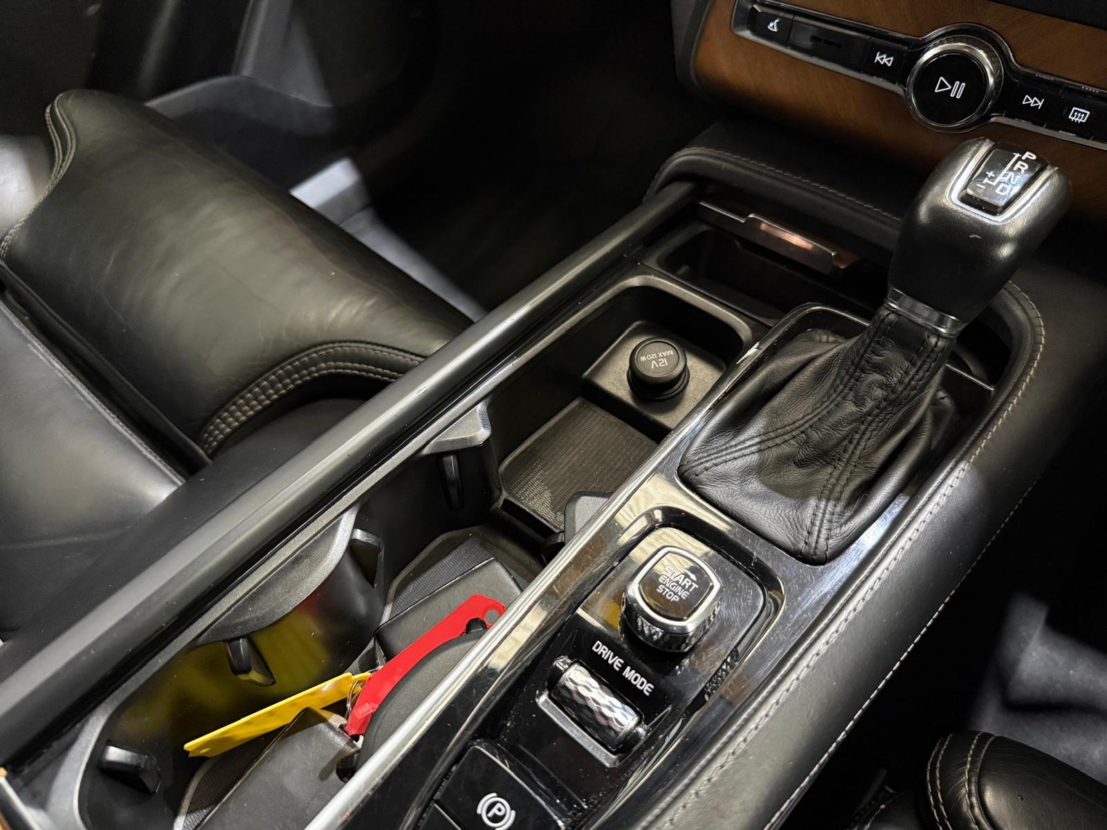 Volvo XC90 2.0 D5 PowerPulse Inscription SUV 5dr Diesel Auto 4WD Euro 6 (s/s) (235 ps)