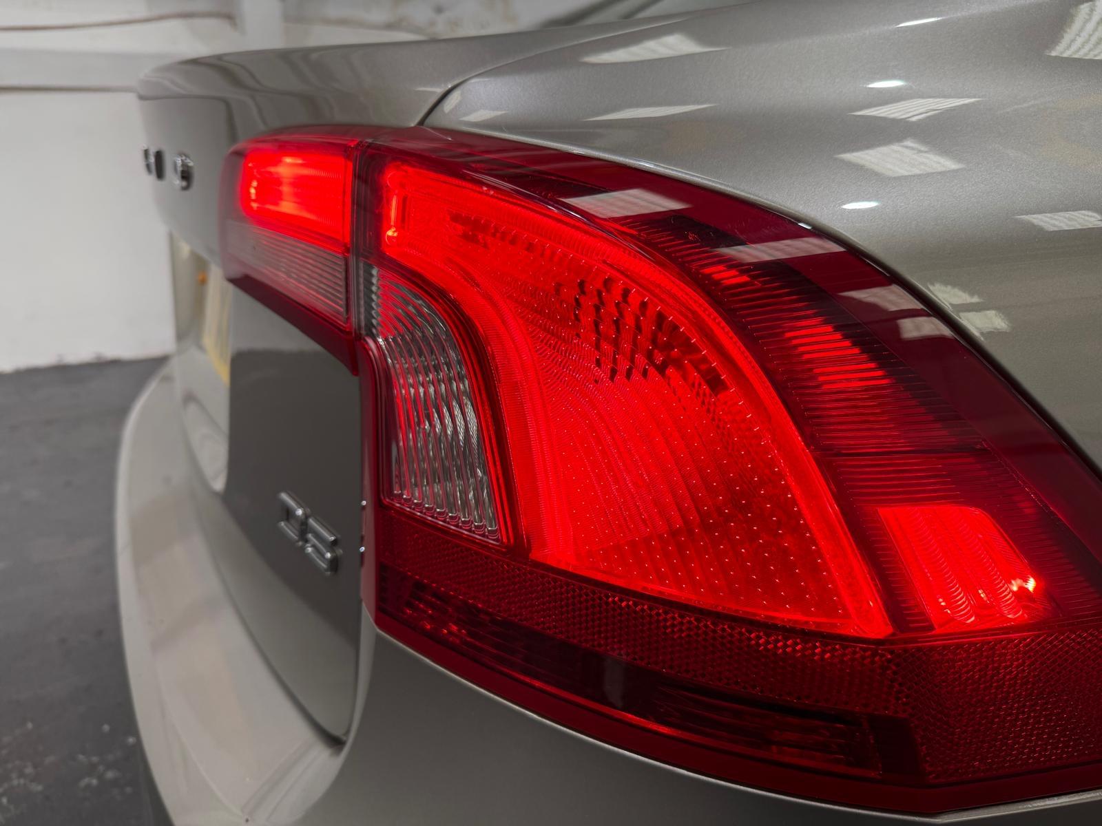 Volvo S60 2.4 D5 SE Lux Nav Saloon 4dr Diesel Geartronic Euro 5 (215 ps)