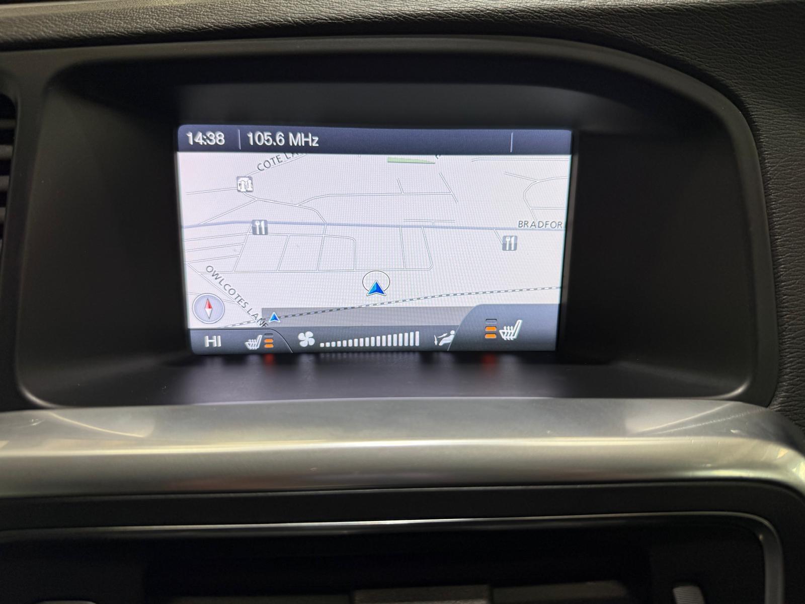 Volvo S60 2.4 D5 SE Lux Nav Saloon 4dr Diesel Geartronic Euro 5 (215 ps)