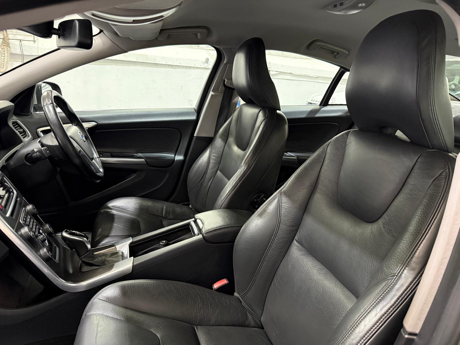 Volvo S60 2.4 D5 SE Lux Nav Saloon 4dr Diesel Geartronic Euro 5 (215 ps)