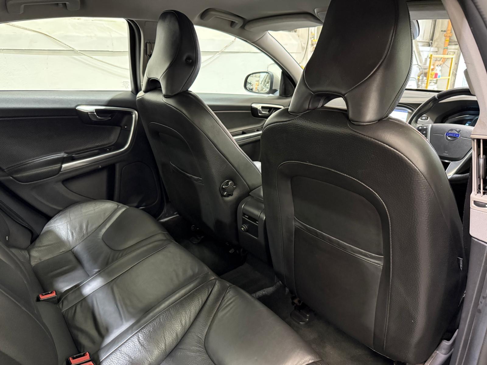 Volvo S60 2.4 D5 SE Lux Nav Saloon 4dr Diesel Geartronic Euro 5 (215 ps)