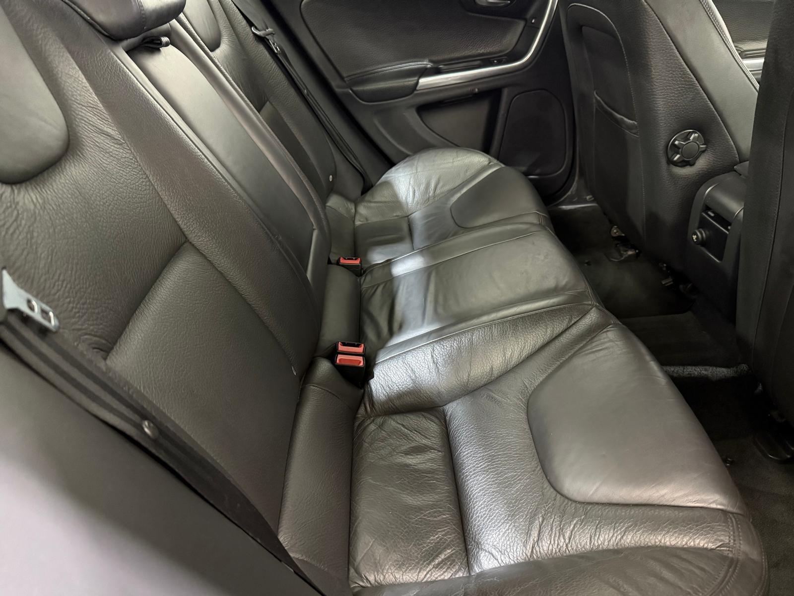 Volvo S60 2.4 D5 SE Lux Nav Saloon 4dr Diesel Geartronic Euro 5 (215 ps)