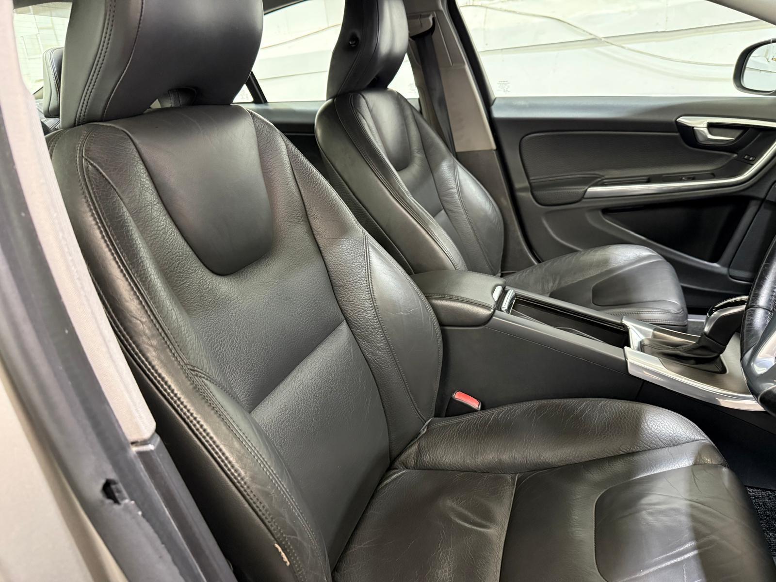 Volvo S60 2.4 D5 SE Lux Nav Saloon 4dr Diesel Geartronic Euro 5 (215 ps)