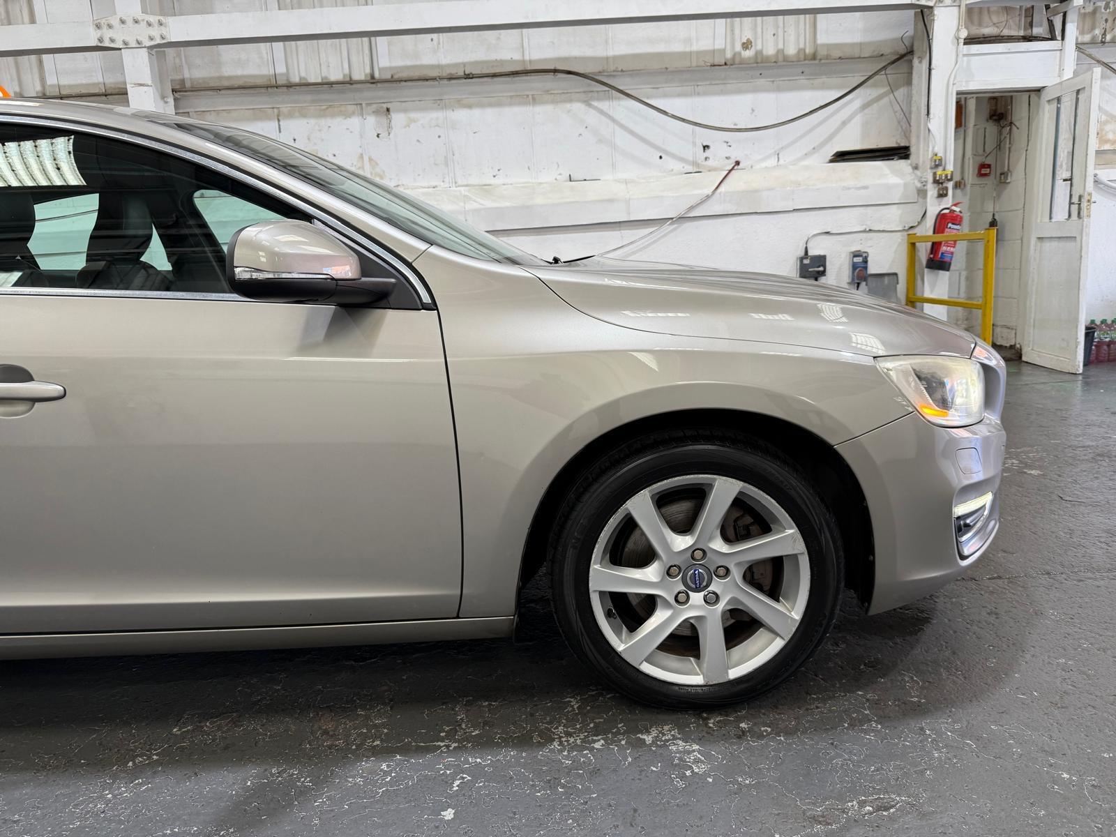 Volvo S60 2.4 D5 SE Lux Nav Saloon 4dr Diesel Geartronic Euro 5 (215 ps)