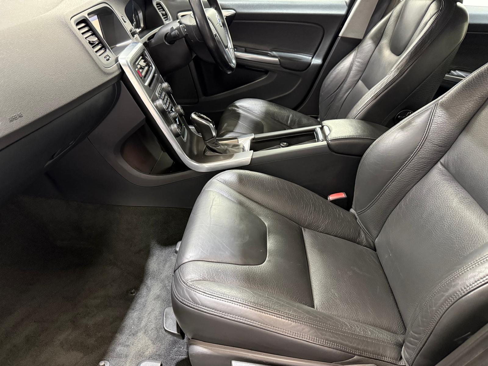 Volvo S60 2.4 D5 SE Lux Nav Saloon 4dr Diesel Geartronic Euro 5 (215 ps)