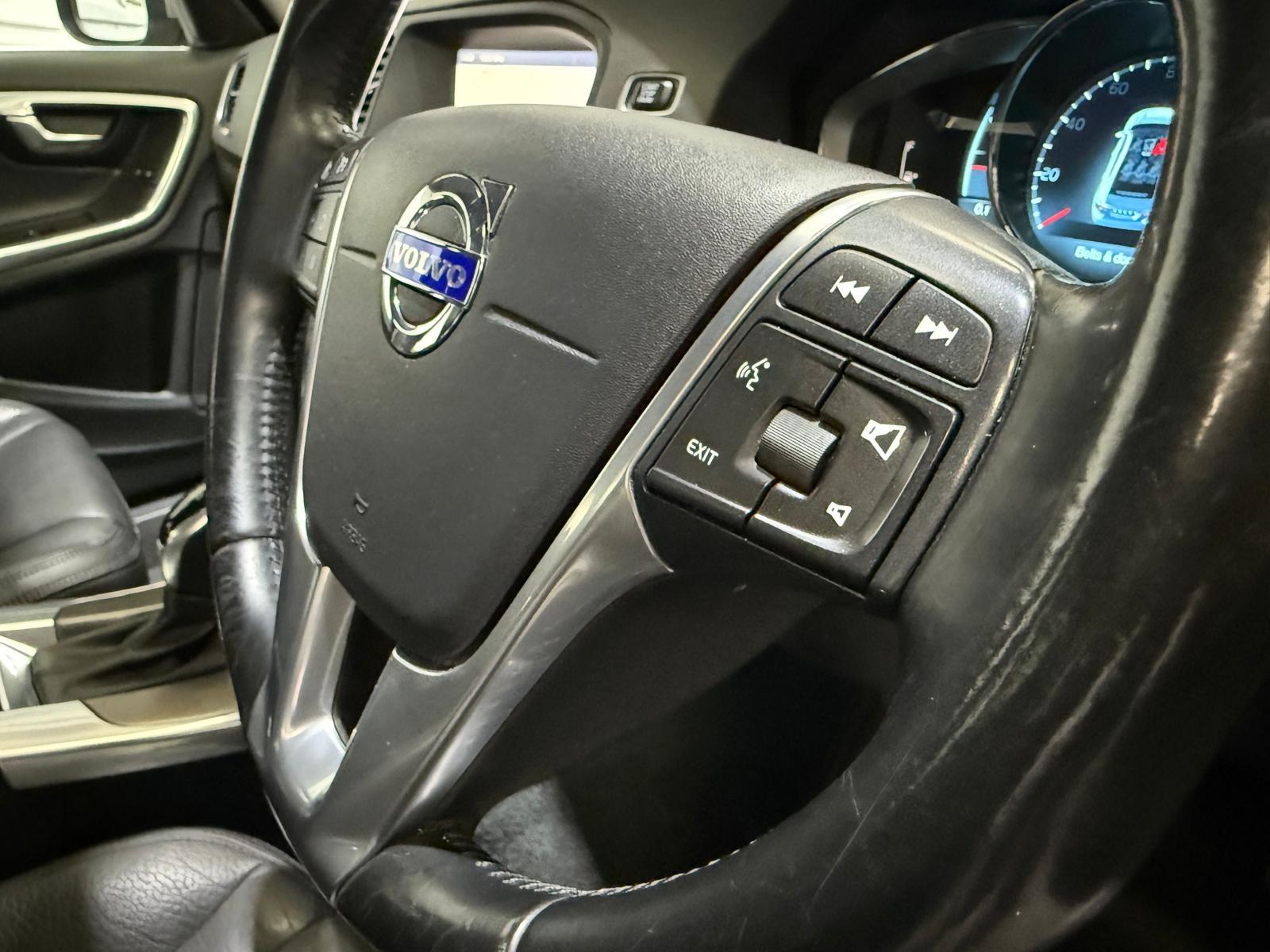 Volvo S60 2.4 D5 SE Lux Nav Saloon 4dr Diesel Geartronic Euro 5 (215 ps)