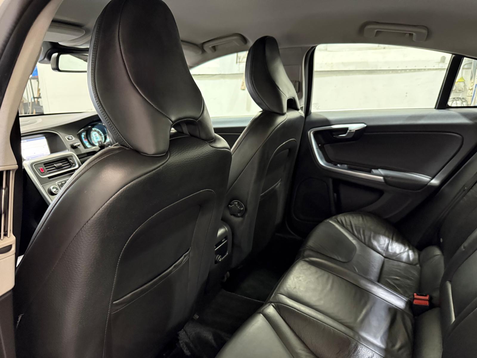 Volvo S60 2.4 D5 SE Lux Nav Saloon 4dr Diesel Geartronic Euro 5 (215 ps)