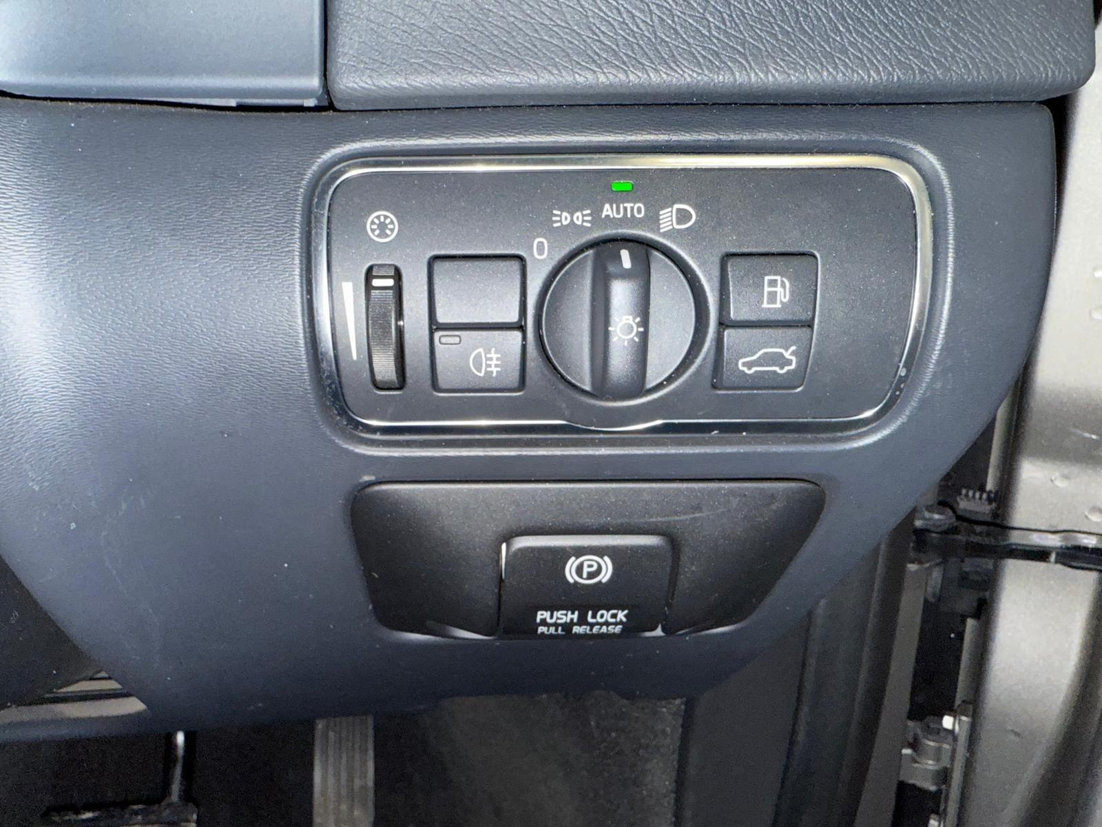 Volvo S60 2.4 D5 SE Lux Nav Saloon 4dr Diesel Geartronic Euro 5 (215 ps)