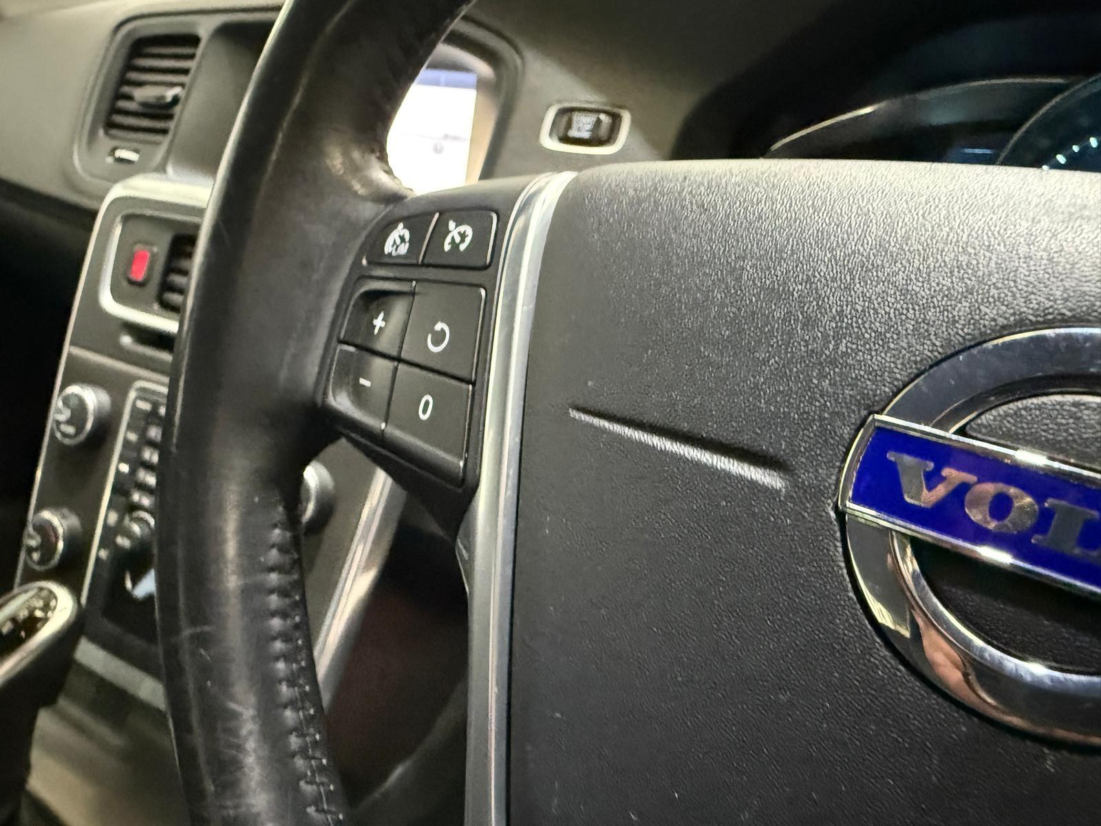 Volvo S60 2.4 D5 SE Lux Nav Saloon 4dr Diesel Geartronic Euro 5 (215 ps)