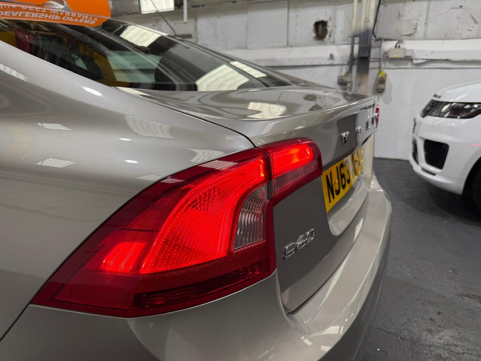 Volvo S60 2.4 D5 SE Lux Nav Saloon 4dr Diesel Geartronic Euro 5 (215 ps)