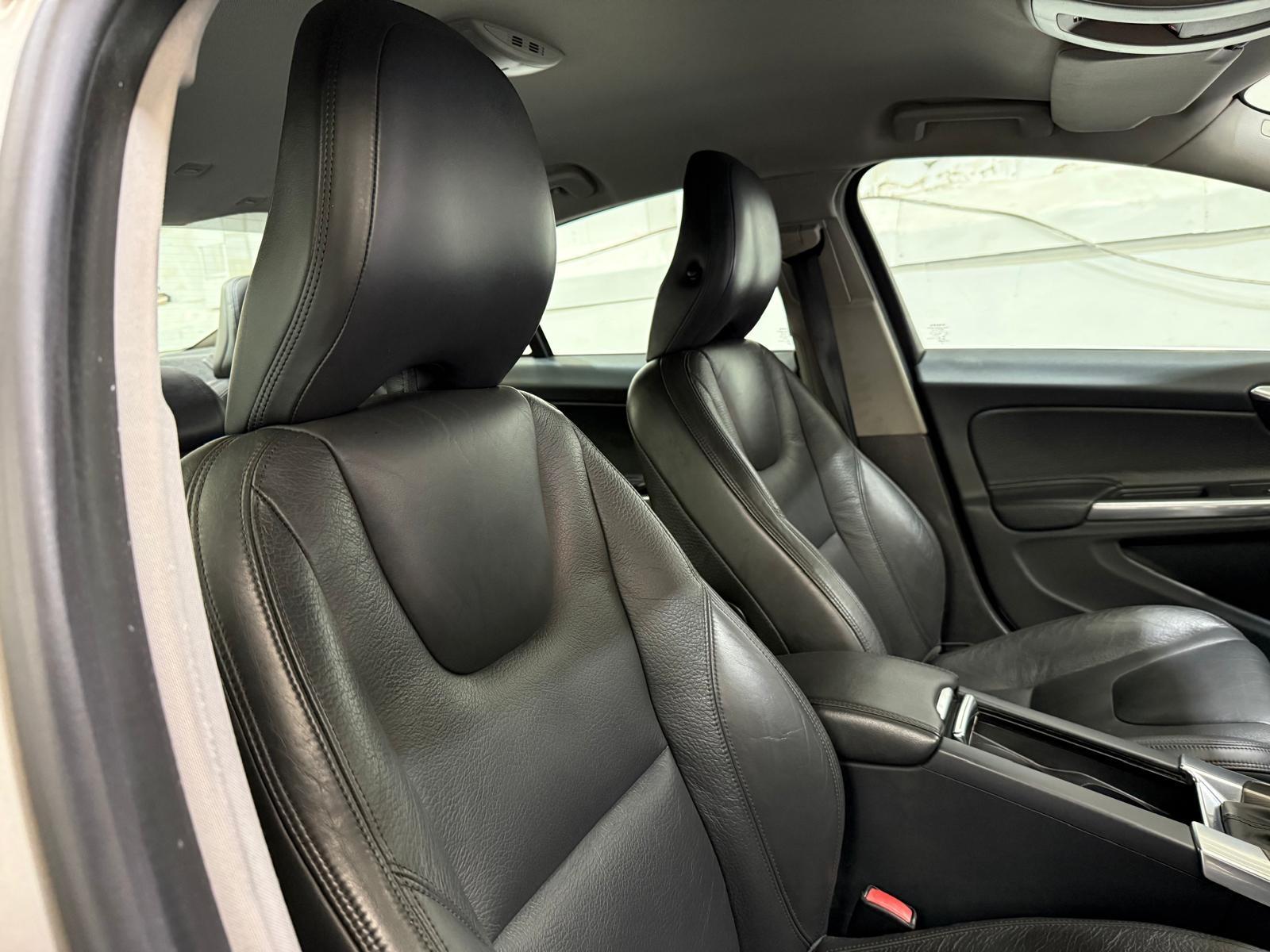 Volvo S60 2.4 D5 SE Lux Nav Saloon 4dr Diesel Geartronic Euro 5 (215 ps)