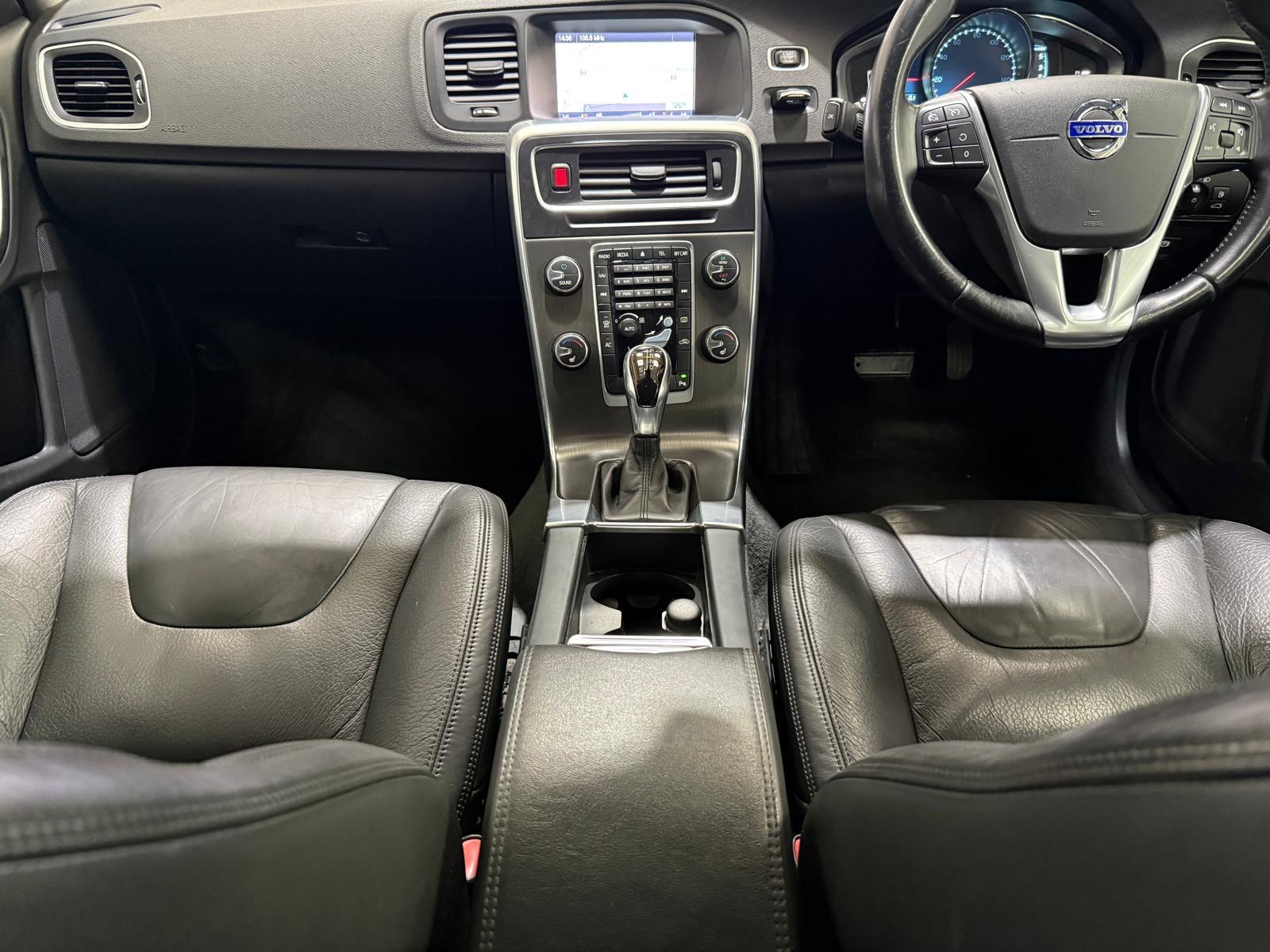 Volvo S60 2.4 D5 SE Lux Nav Saloon 4dr Diesel Geartronic Euro 5 (215 ps)