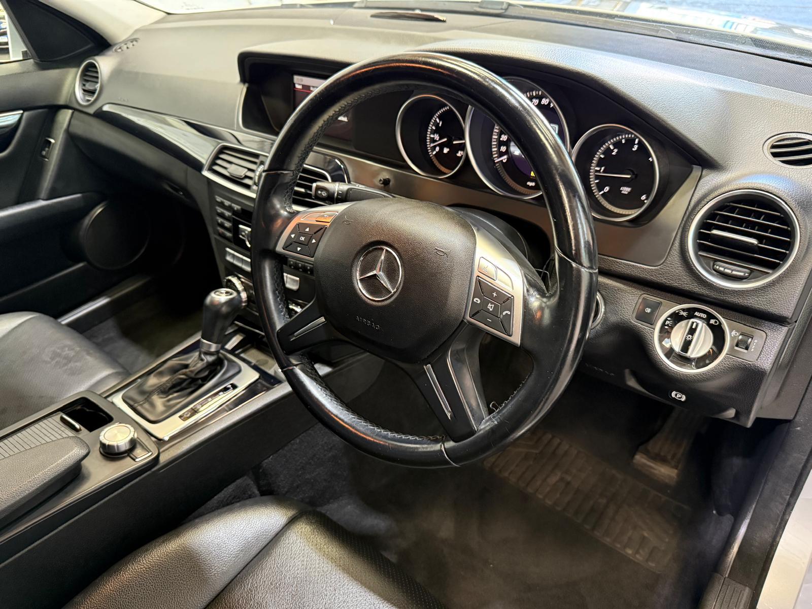 Mercedes-Benz C Class 2.1 C200 CDI BlueEfficiency Executive SE Saloon 4dr Diesel G-Tronic+ Euro 5 (s/s) (136 ps)