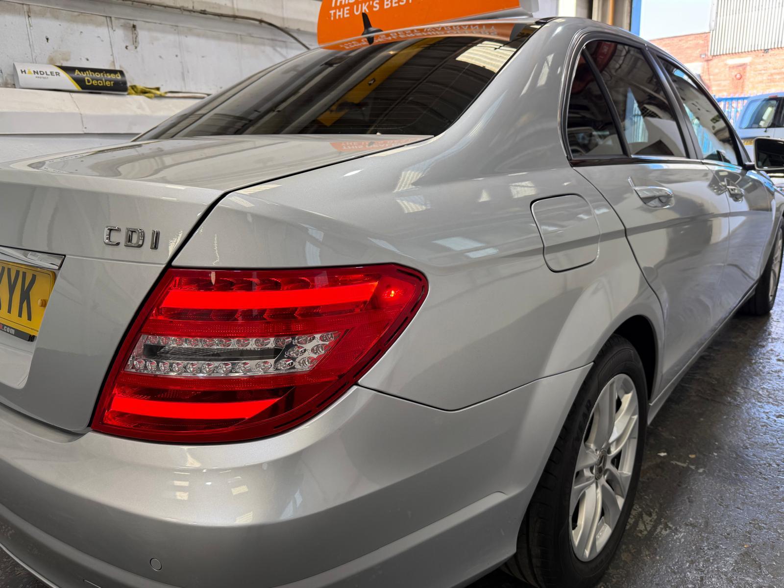 Mercedes-Benz C Class 2.1 C200 CDI BlueEfficiency Executive SE Saloon 4dr Diesel G-Tronic+ Euro 5 (s/s) (136 ps)