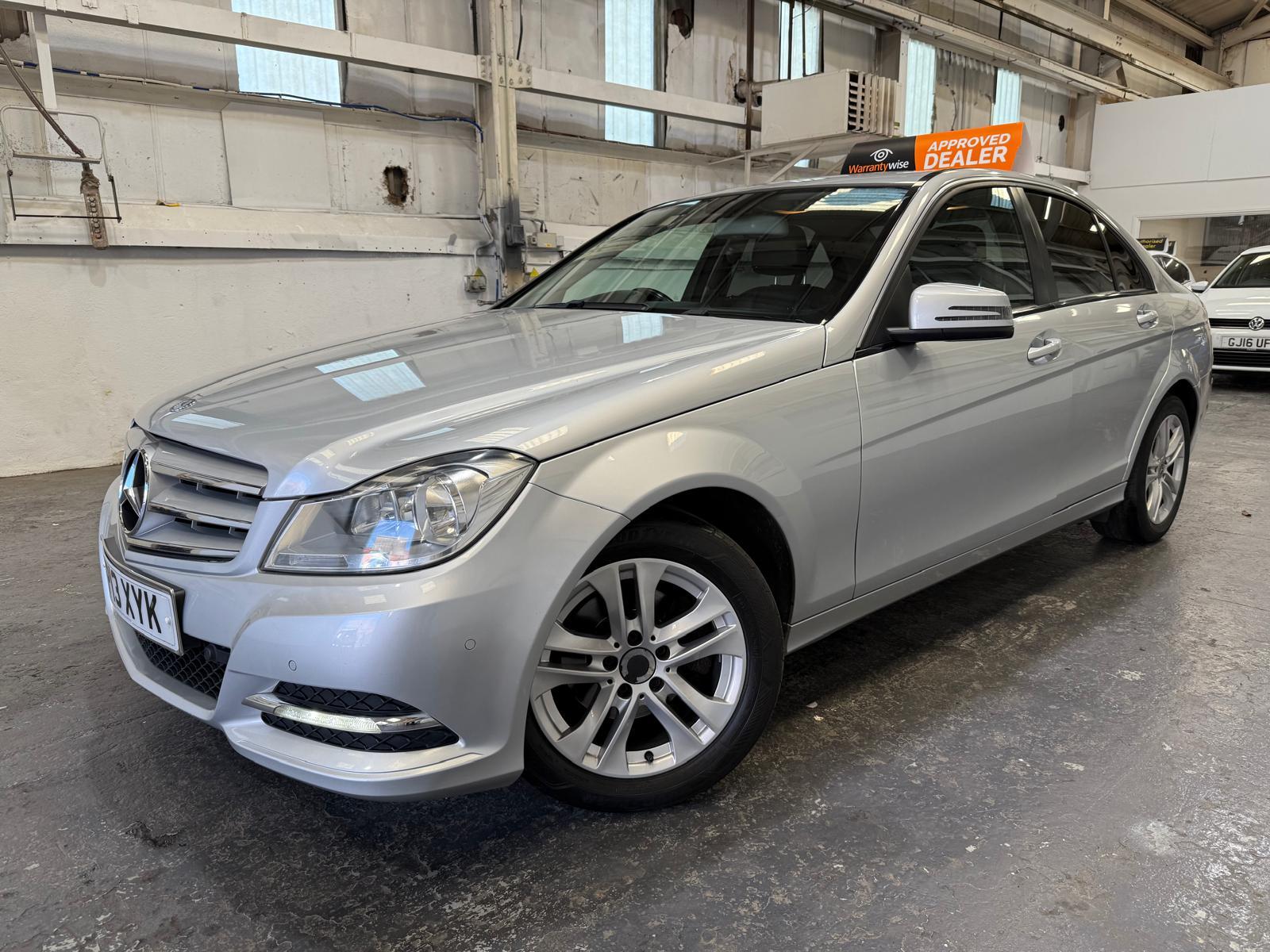 Mercedes-Benz C Class 2.1 C200 CDI BlueEfficiency Executive SE Saloon 4dr Diesel G-Tronic+ Euro 5 (s/s) (136 ps)