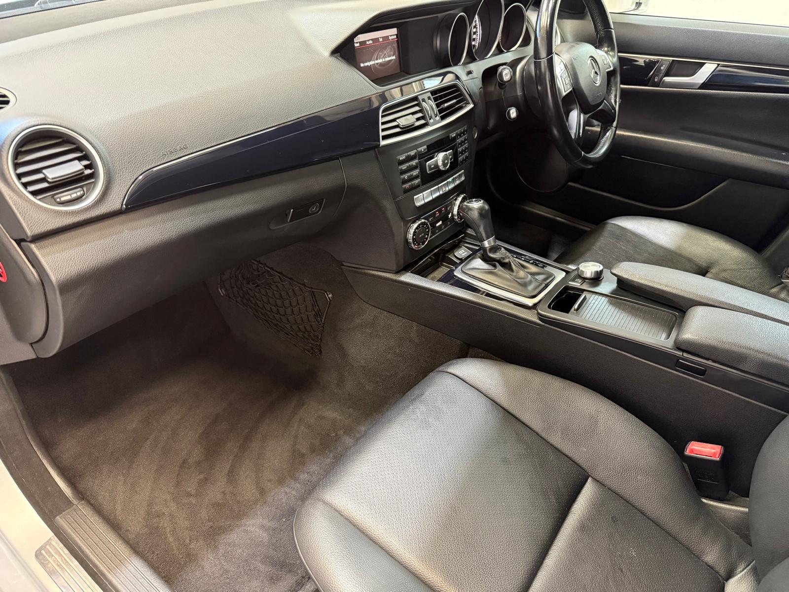 Mercedes-Benz C Class 2.1 C200 CDI BlueEfficiency Executive SE Saloon 4dr Diesel G-Tronic+ Euro 5 (s/s) (136 ps)
