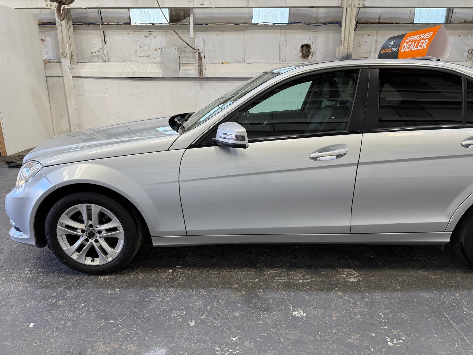 Mercedes-Benz C Class 2.1 C200 CDI BlueEfficiency Executive SE Saloon 4dr Diesel G-Tronic+ Euro 5 (s/s) (136 ps)