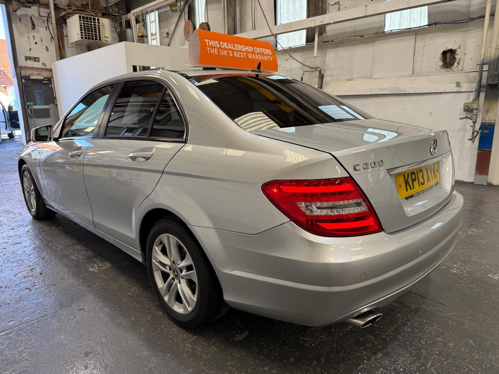 Mercedes-Benz C Class 2.1 C200 CDI BlueEfficiency Executive SE Saloon 4dr Diesel G-Tronic+ Euro 5 (s/s) (136 ps)