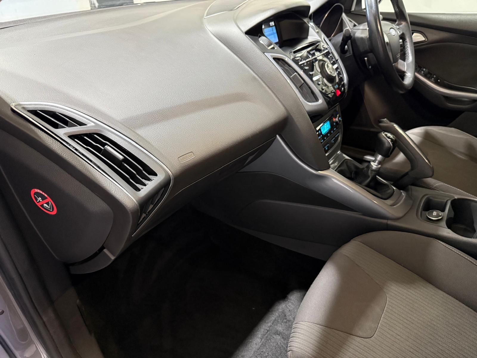 Ford Focus 1.6 TDCi Titanium Hatchback 5dr Diesel Manual Euro 5 (s/s) (115 ps)