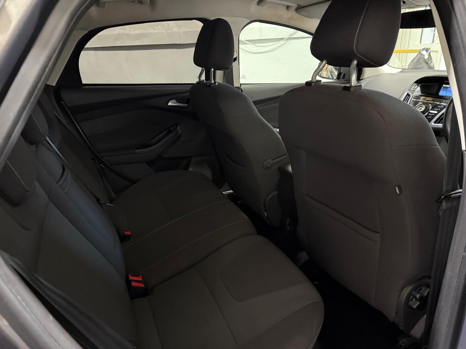 Ford Focus 1.6 TDCi Titanium Hatchback 5dr Diesel Manual Euro 5 (s/s) (115 ps)