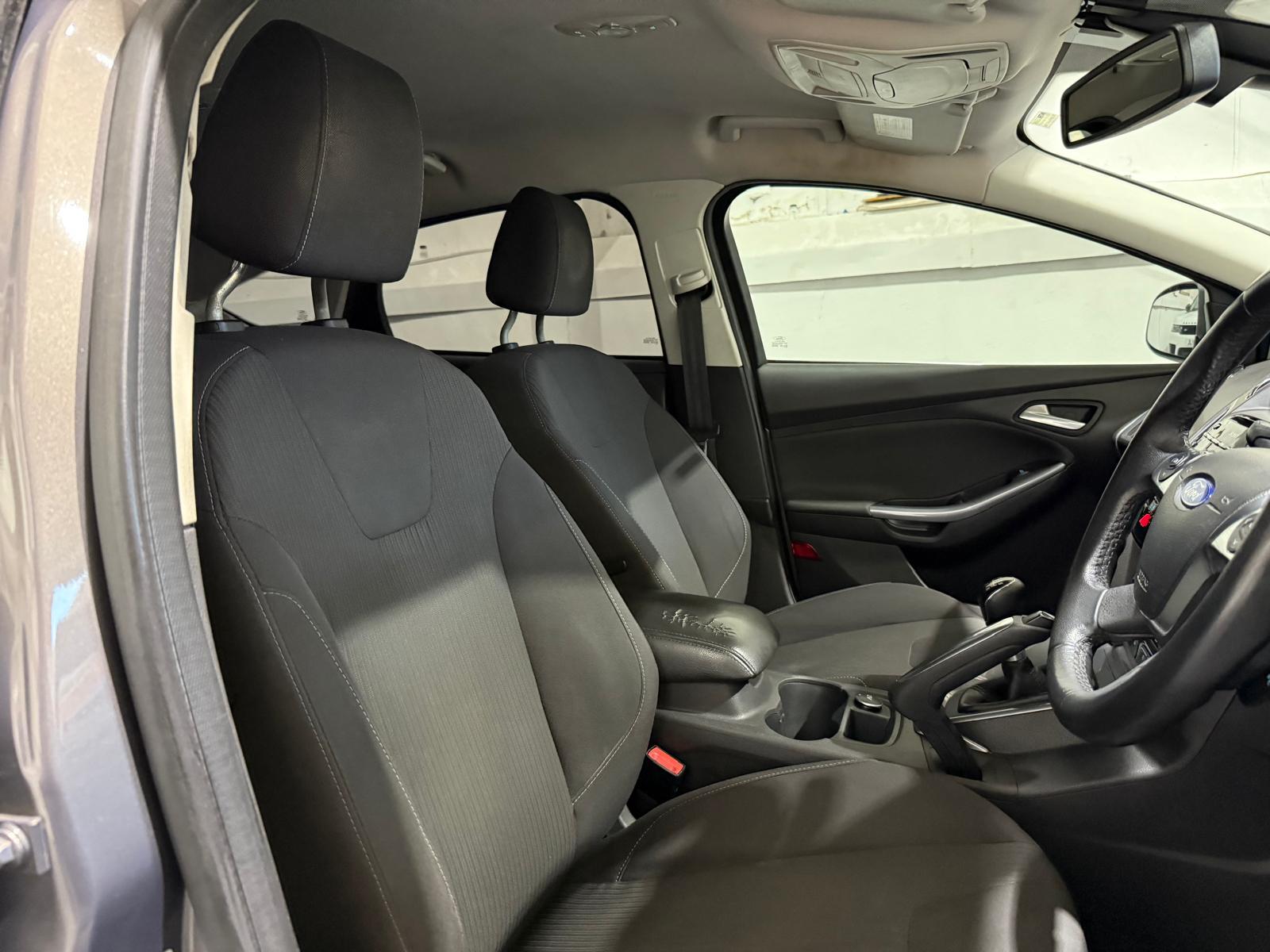 Ford Focus 1.6 TDCi Titanium Hatchback 5dr Diesel Manual Euro 5 (s/s) (115 ps)