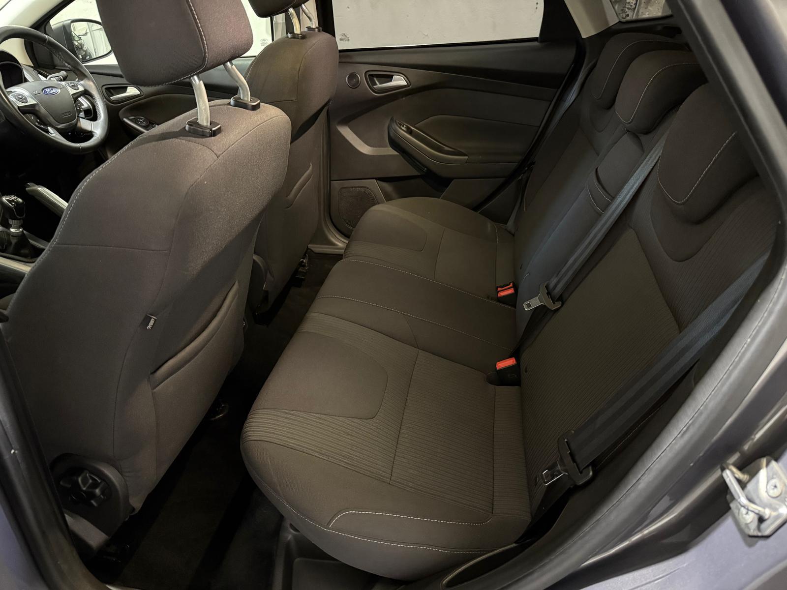 Ford Focus 1.6 TDCi Titanium Hatchback 5dr Diesel Manual Euro 5 (s/s) (115 ps)