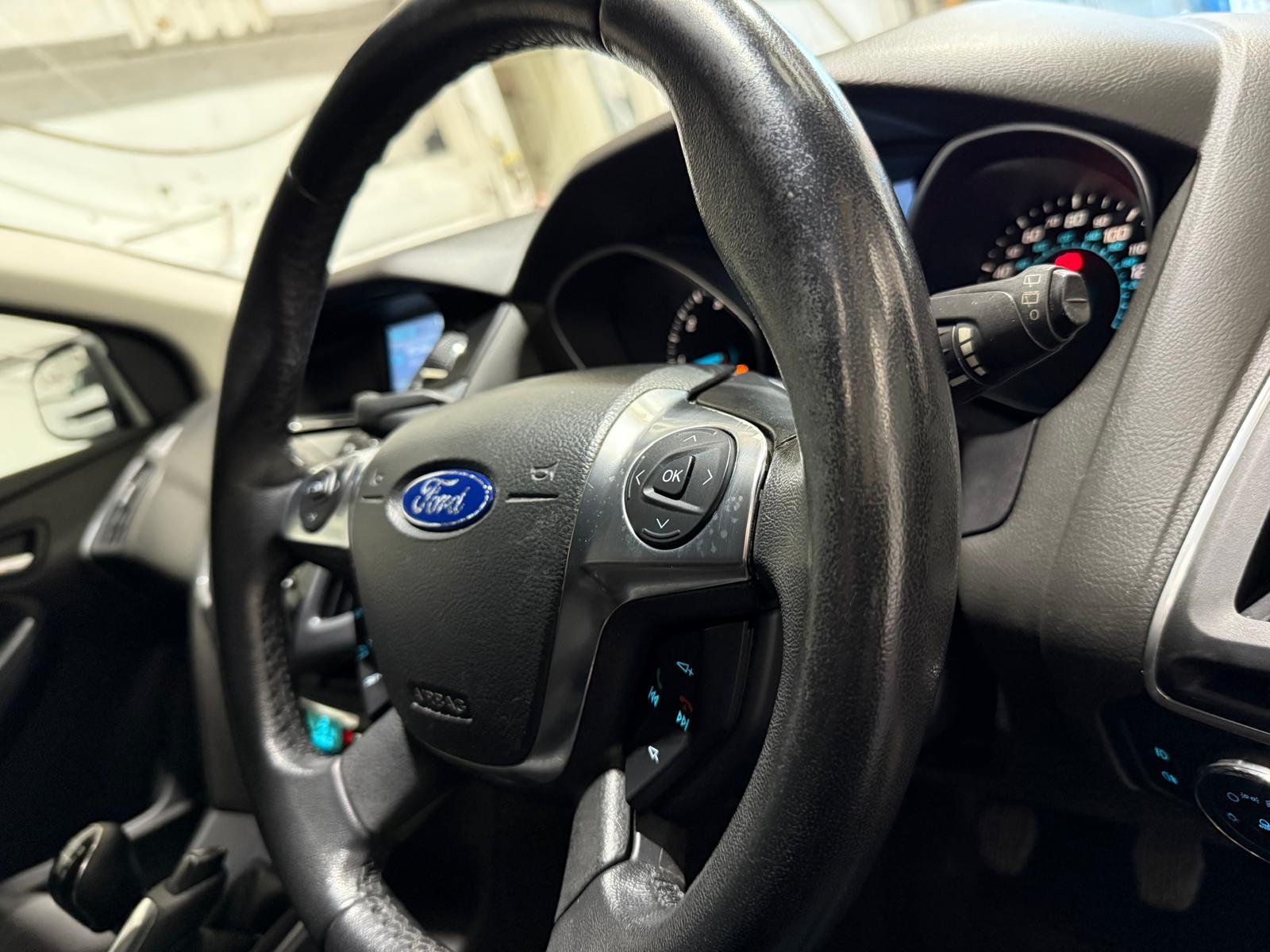 Ford Focus 1.6 TDCi Titanium Hatchback 5dr Diesel Manual Euro 5 (s/s) (115 ps)