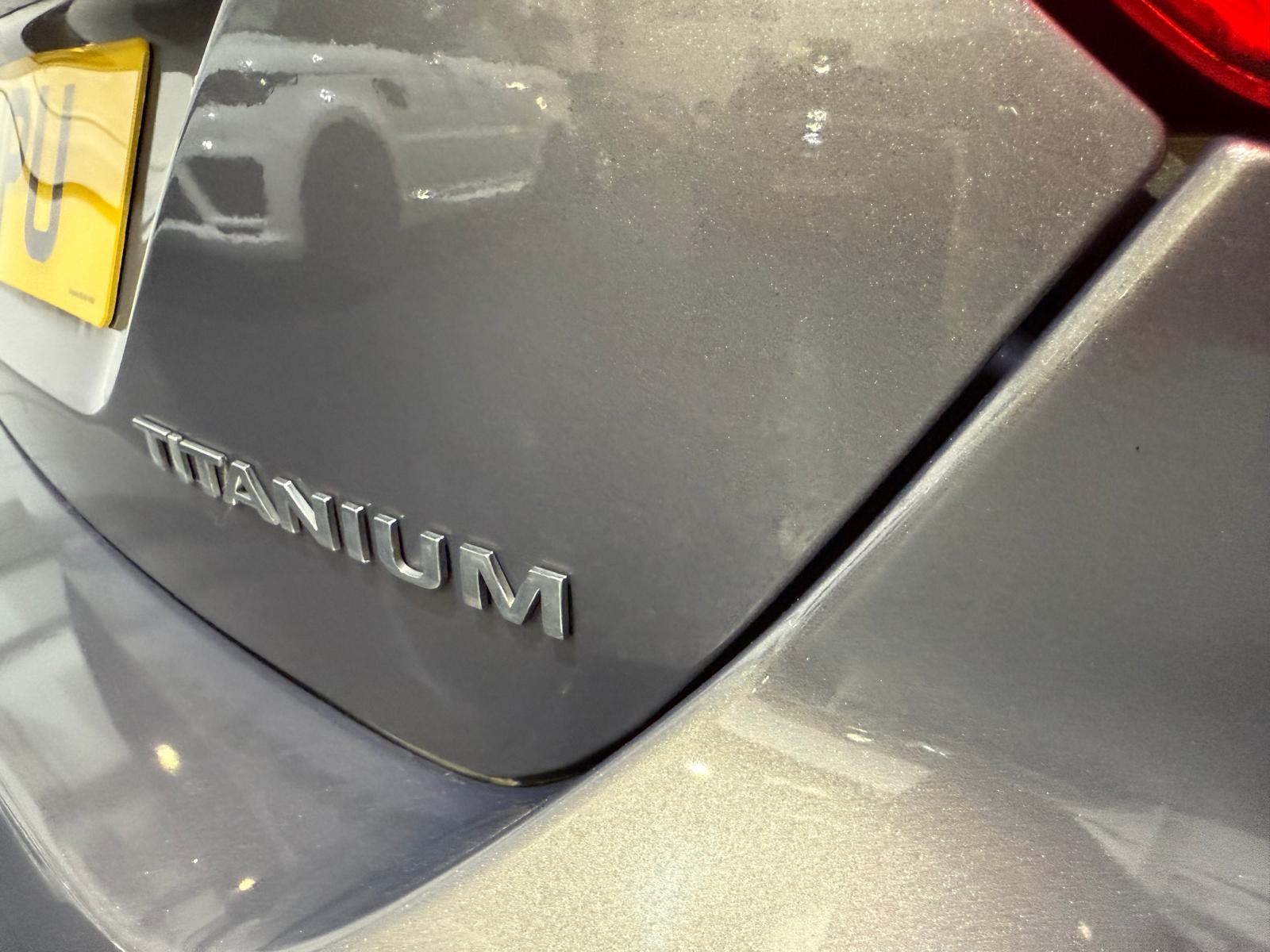 Ford Focus 1.6 TDCi Titanium Hatchback 5dr Diesel Manual Euro 5 (s/s) (115 ps)