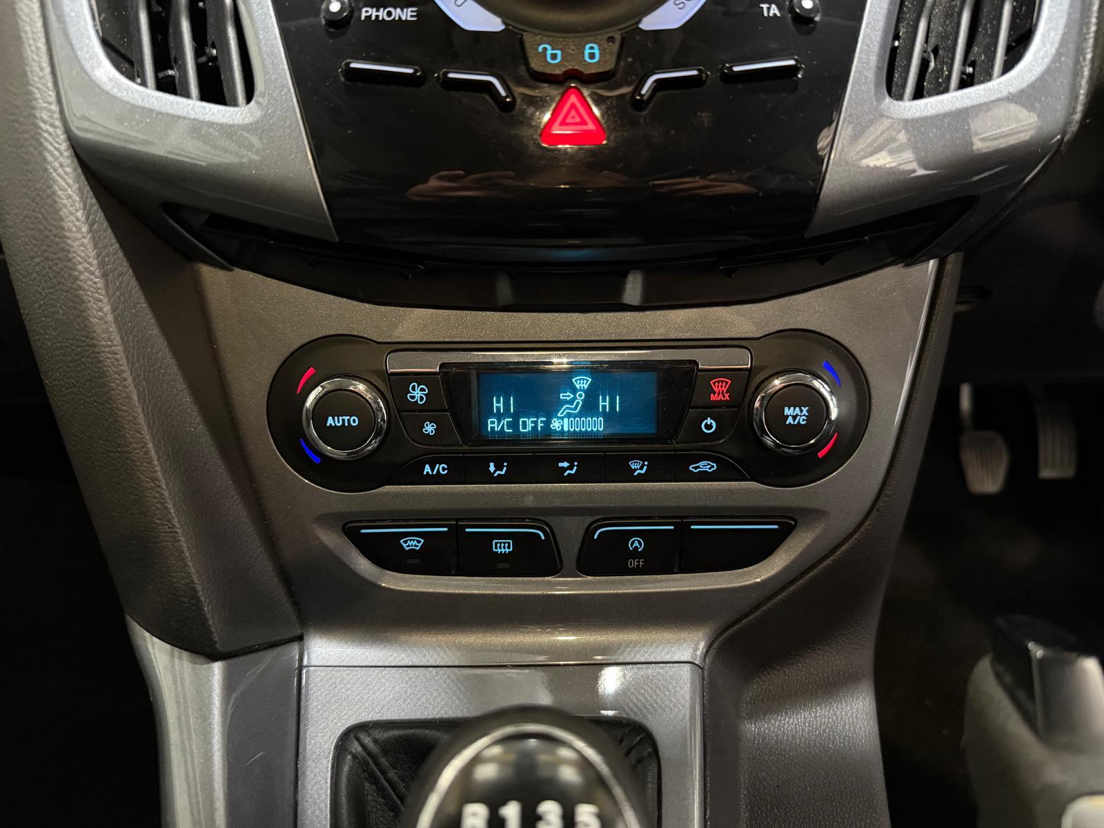 Ford Focus 1.6 TDCi Titanium Hatchback 5dr Diesel Manual Euro 5 (s/s) (115 ps)