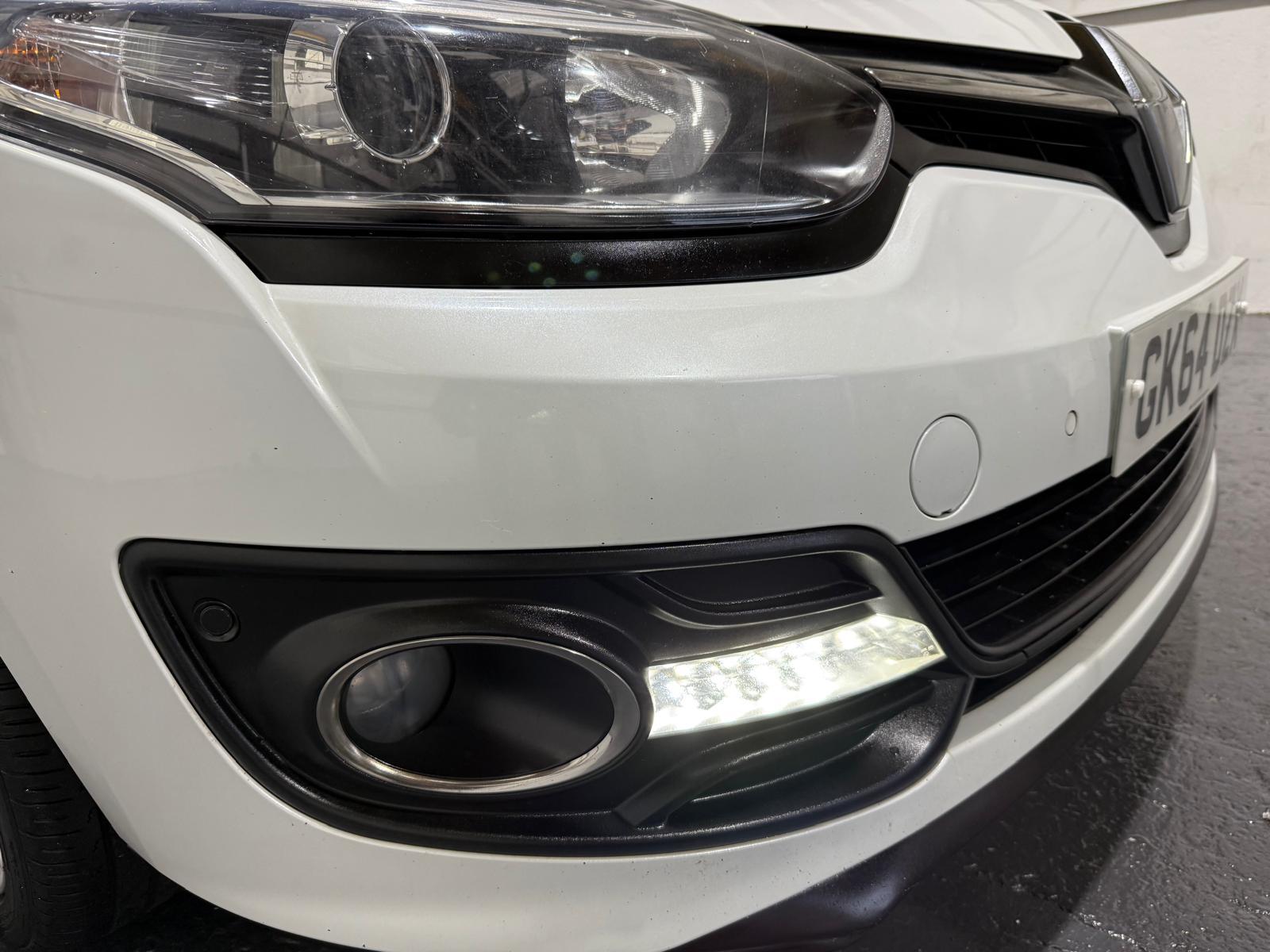Renault Megane 1.5 dCi ENERGY Dynamique TomTom Sport Tourer 5dr Diesel Manual Euro 5 (s/s) (110 ps)