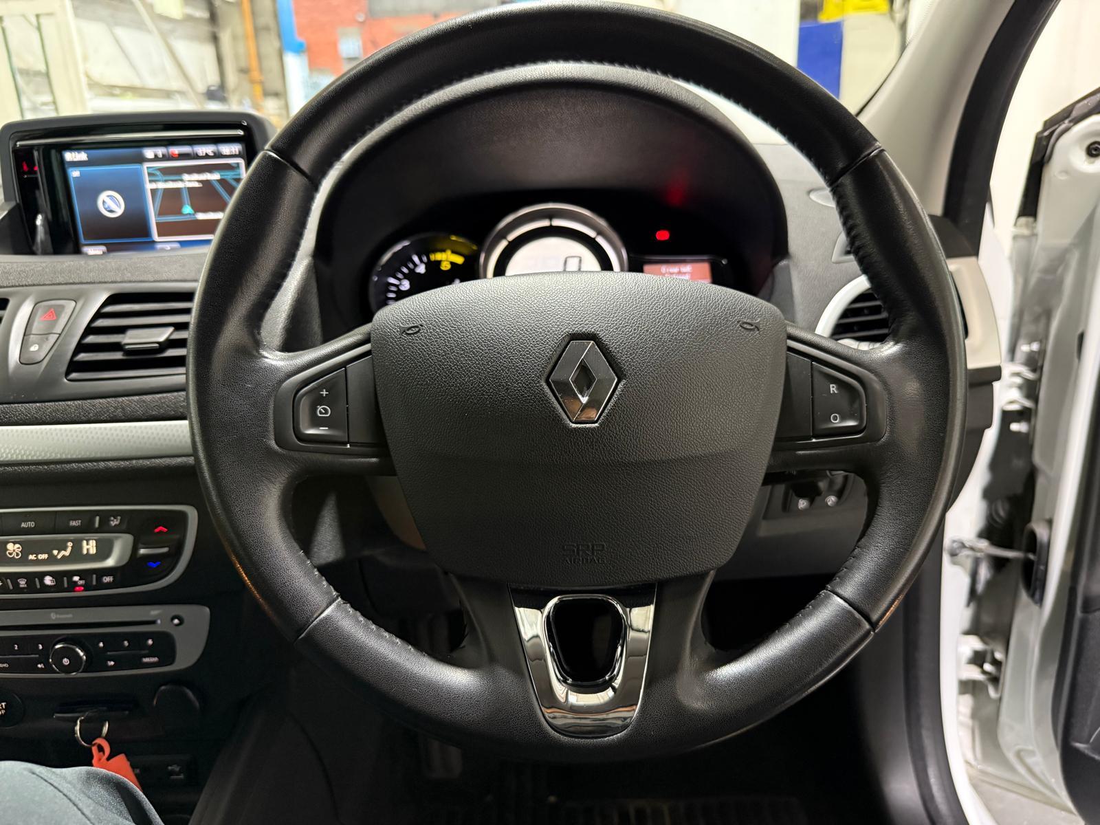 Renault Megane 1.5 dCi ENERGY Dynamique TomTom Sport Tourer 5dr Diesel Manual Euro 5 (s/s) (110 ps)