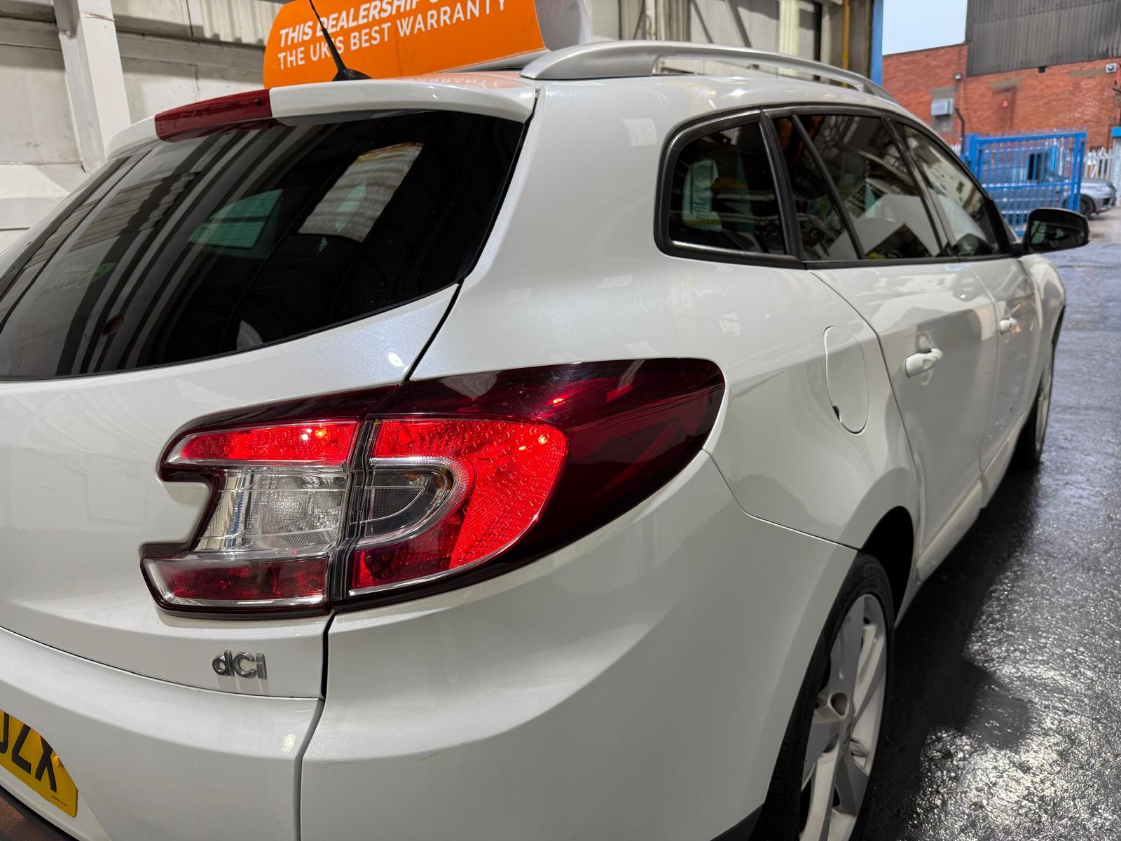 Renault Megane 1.5 dCi ENERGY Dynamique TomTom Sport Tourer 5dr Diesel Manual Euro 5 (s/s) (110 ps)