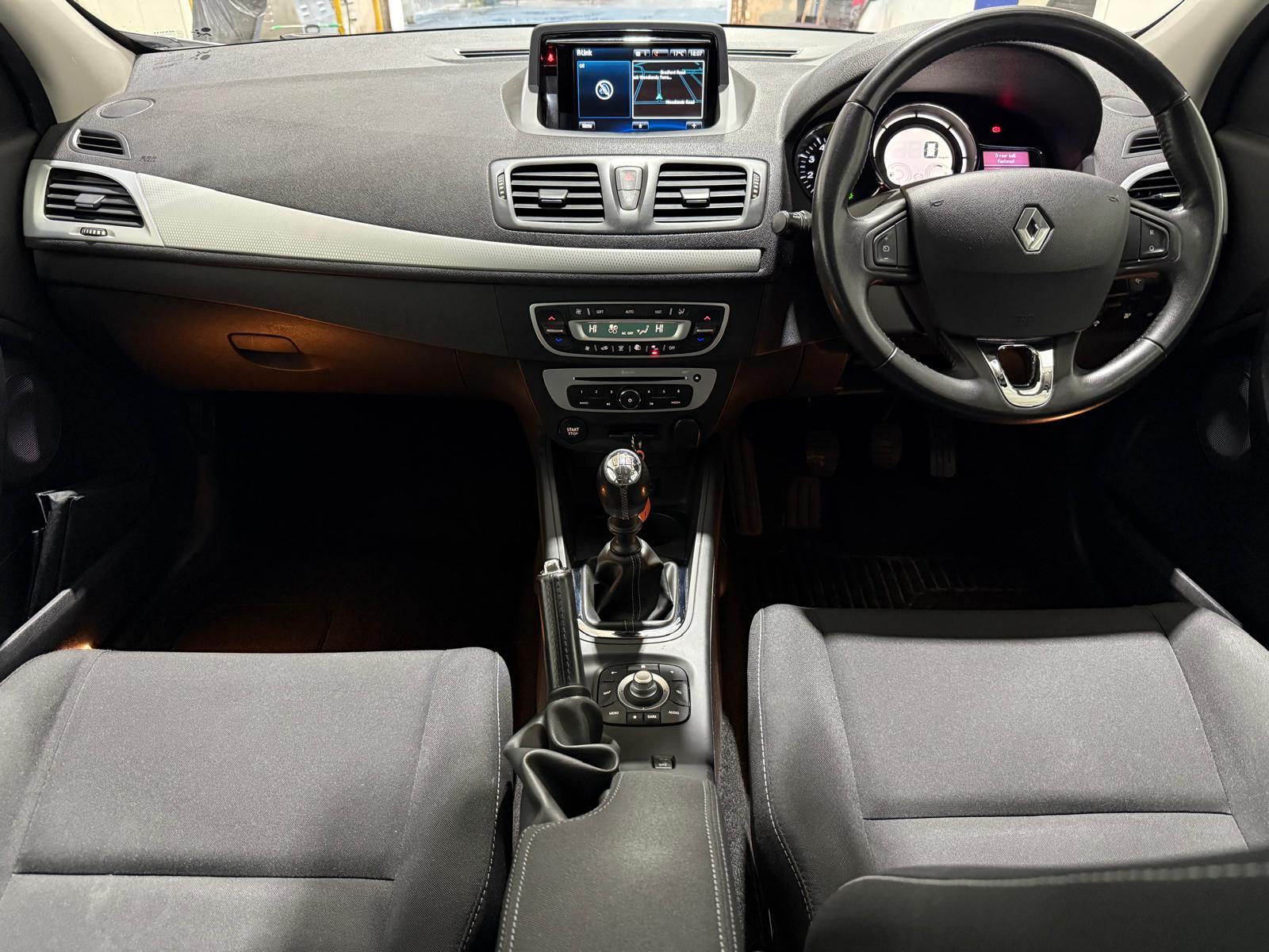 Renault Megane 1.5 dCi ENERGY Dynamique TomTom Sport Tourer 5dr Diesel Manual Euro 5 (s/s) (110 ps)