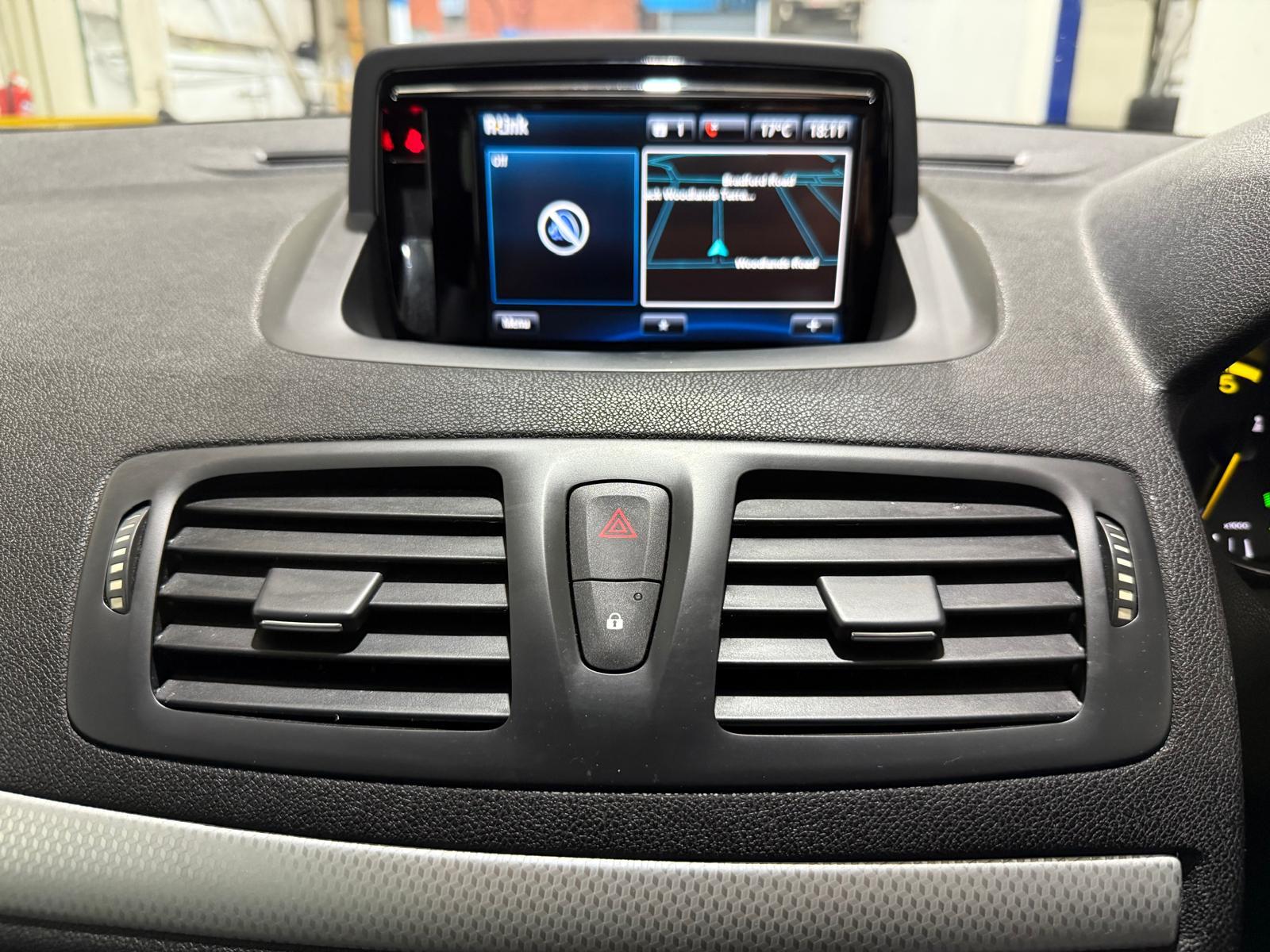 Renault Megane 1.5 dCi ENERGY Dynamique TomTom Sport Tourer 5dr Diesel Manual Euro 5 (s/s) (110 ps)