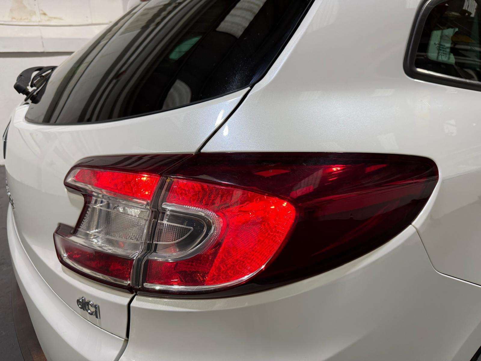 Renault Megane 1.5 dCi ENERGY Dynamique TomTom Sport Tourer 5dr Diesel Manual Euro 5 (s/s) (110 ps)