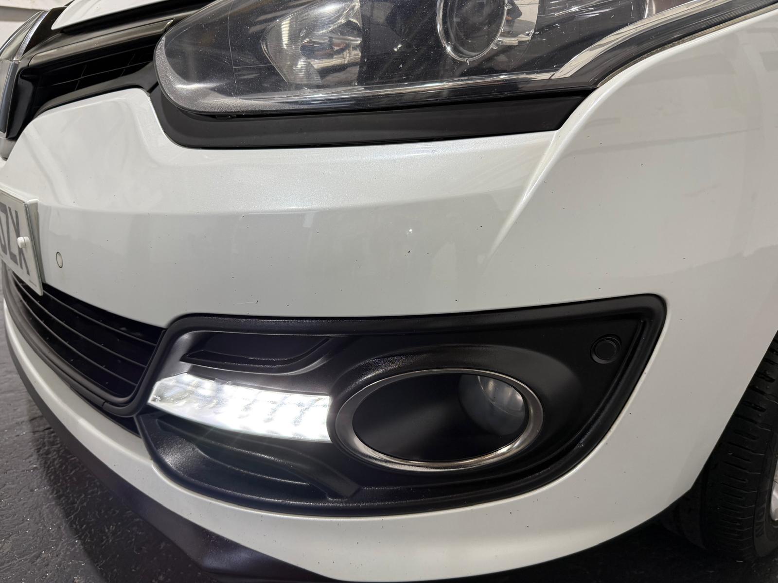 Renault Megane 1.5 dCi ENERGY Dynamique TomTom Sport Tourer 5dr Diesel Manual Euro 5 (s/s) (110 ps)