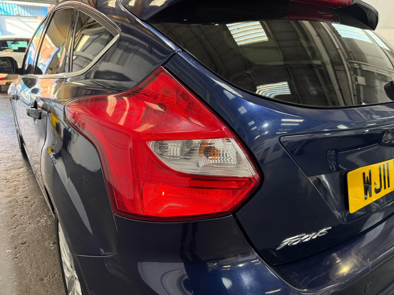 Ford Focus 1.6 TDCi Zetec Hatchback 5dr Diesel Manual Euro 5 (s/s) (115 ps)