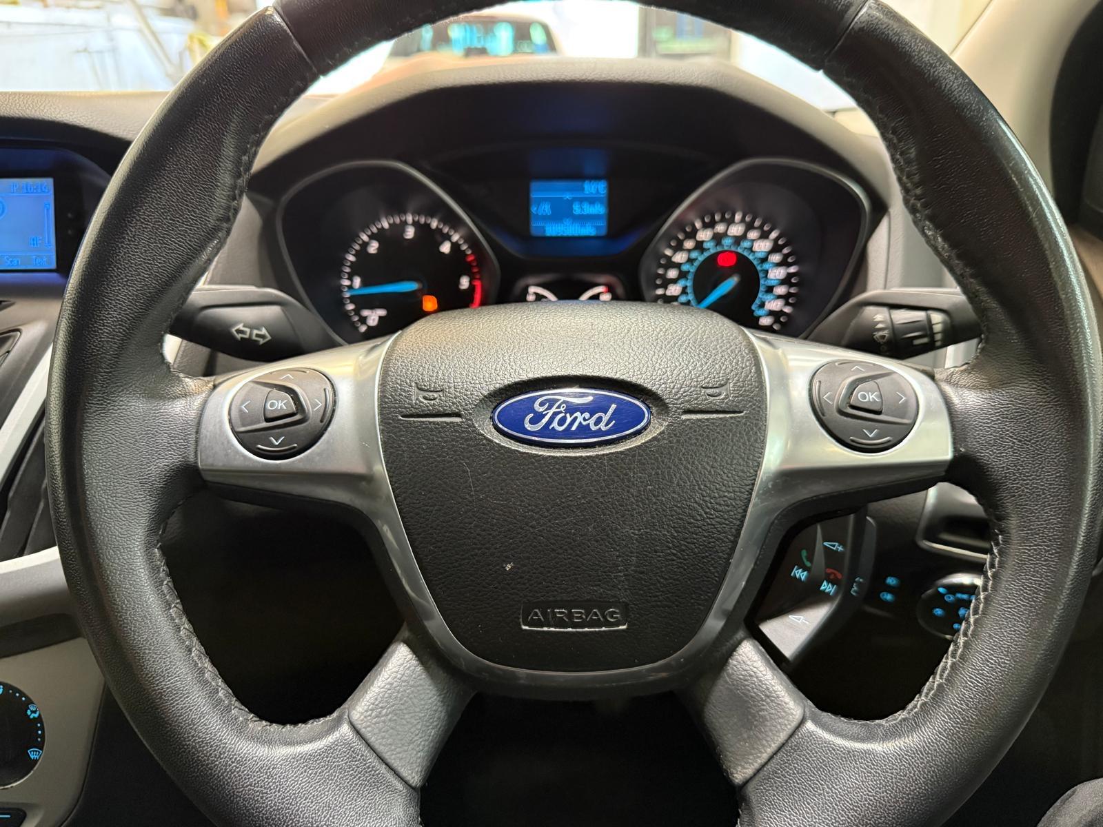 Ford Focus 1.6 TDCi Zetec Hatchback 5dr Diesel Manual Euro 5 (s/s) (115 ps)