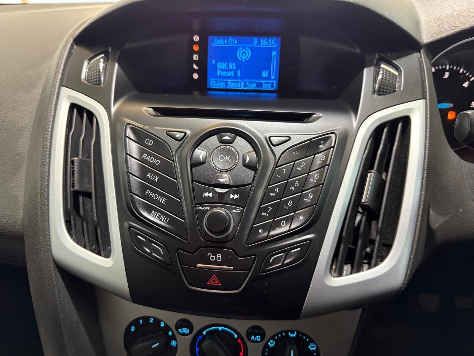 Ford Focus 1.6 TDCi Zetec Hatchback 5dr Diesel Manual Euro 5 (s/s) (115 ps)