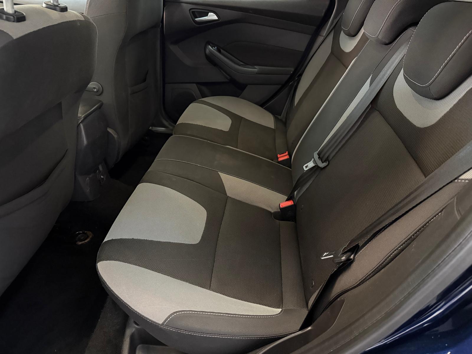 Ford Focus 1.6 TDCi Zetec Hatchback 5dr Diesel Manual Euro 5 (s/s) (115 ps)