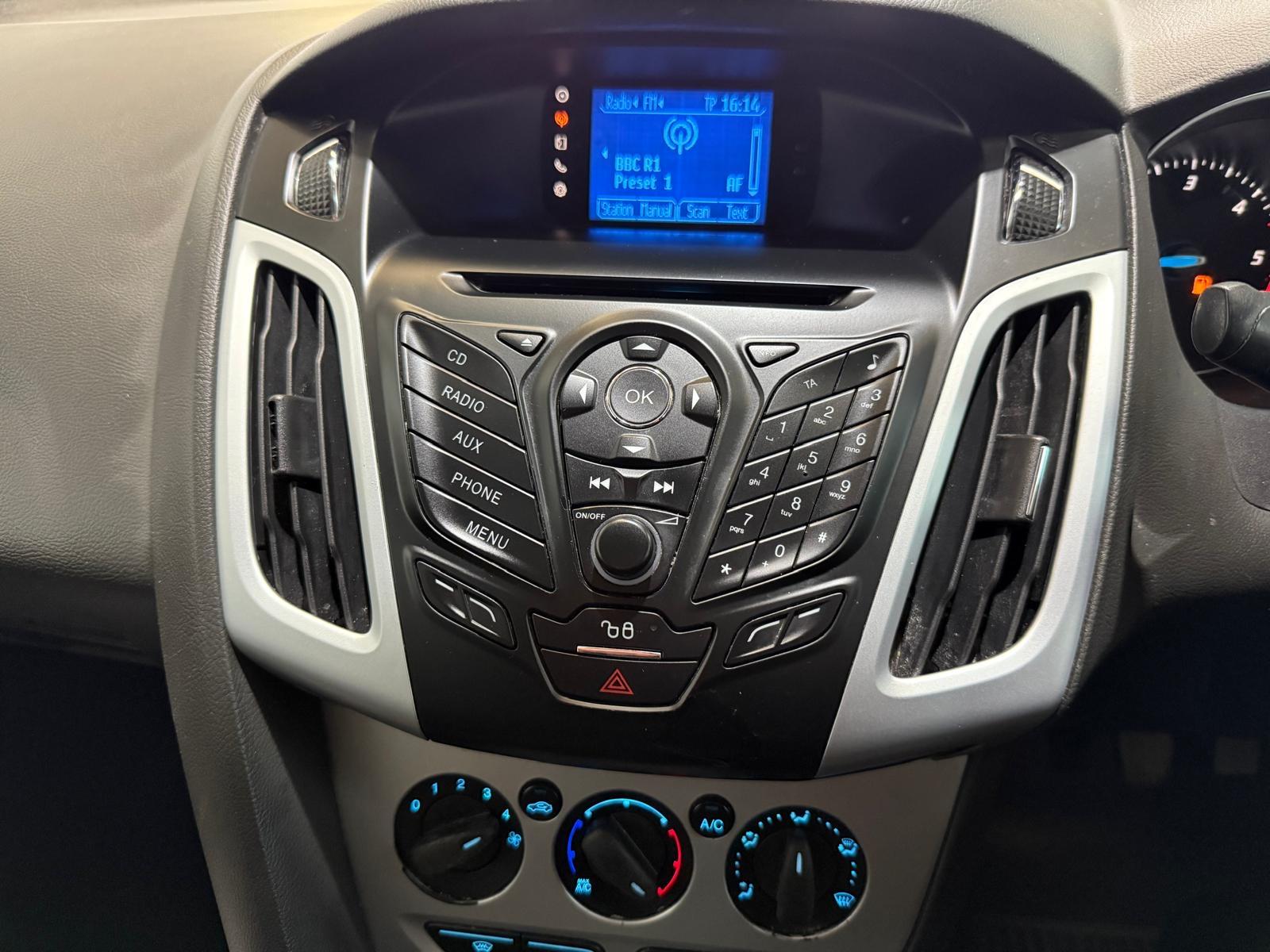 Ford Focus 1.6 TDCi Zetec Hatchback 5dr Diesel Manual Euro 5 (s/s) (115 ps)