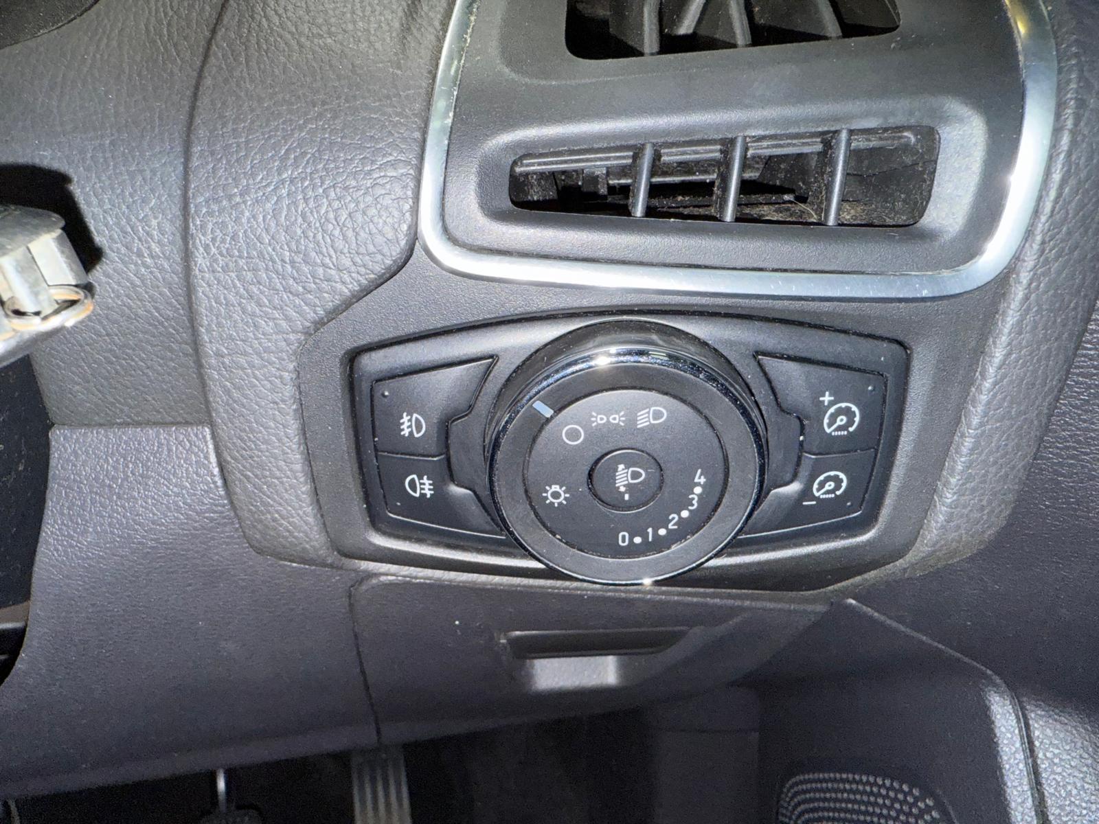 Ford Focus 1.6 TDCi Zetec Hatchback 5dr Diesel Manual Euro 5 (s/s) (115 ps)