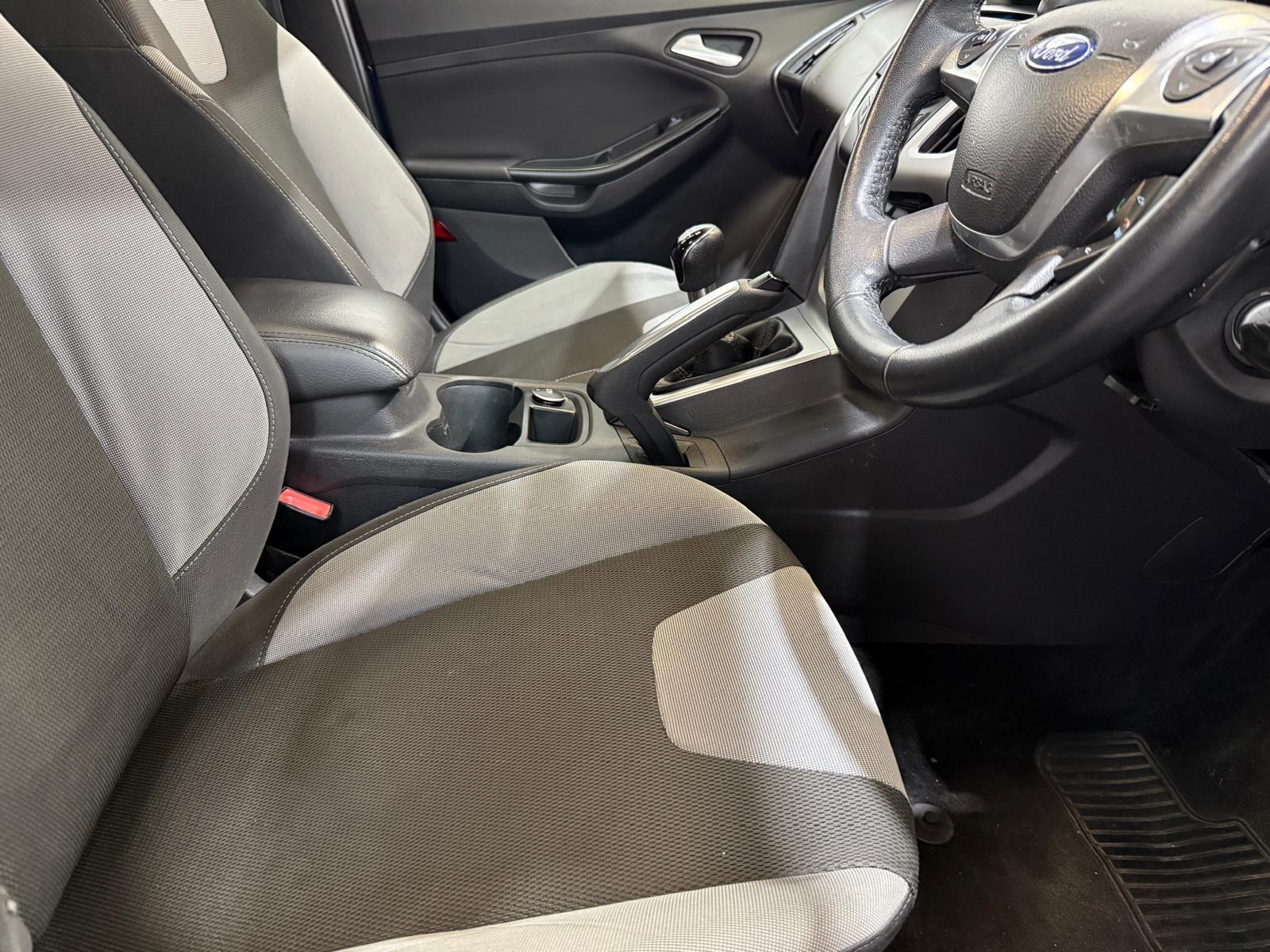 Ford Focus 1.6 TDCi Zetec Hatchback 5dr Diesel Manual Euro 5 (s/s) (115 ps)